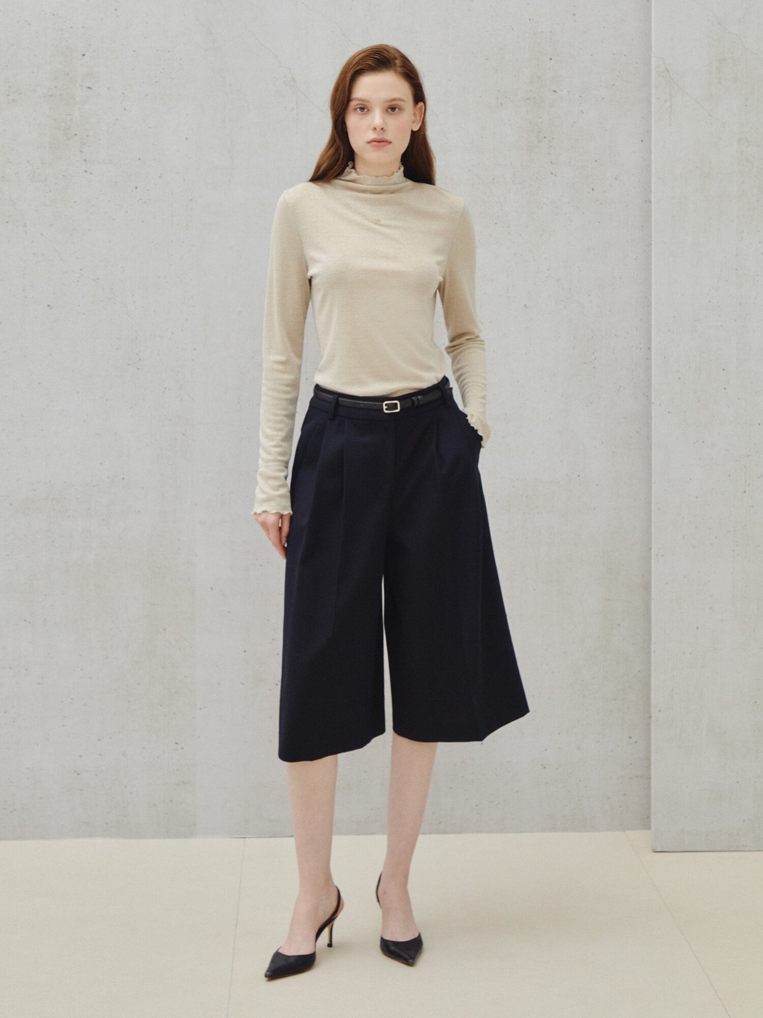 글로우 하이넥 슬림 탑 (BEIGE)