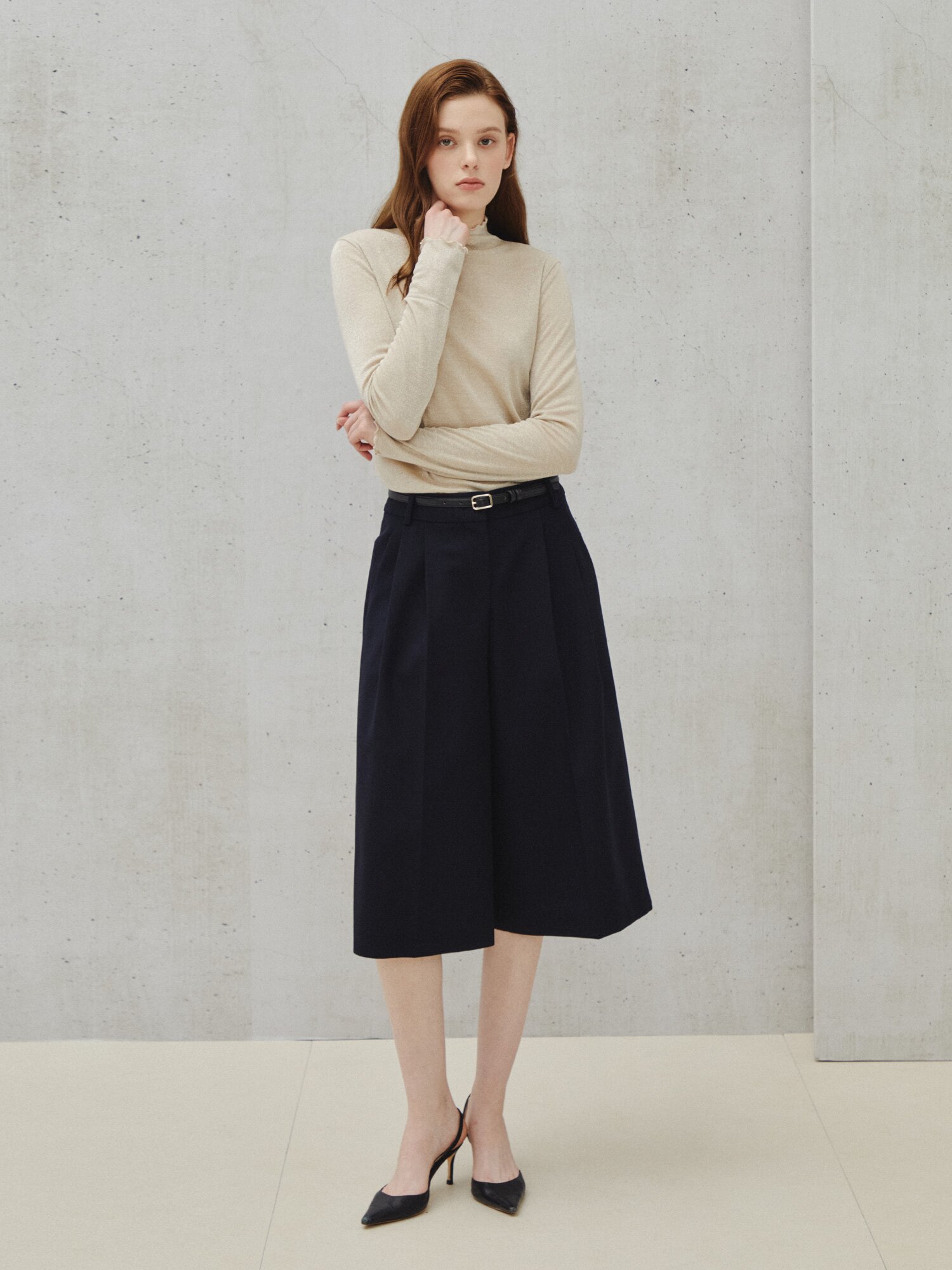 글로우 하이넥 슬림 탑 (BEIGE)