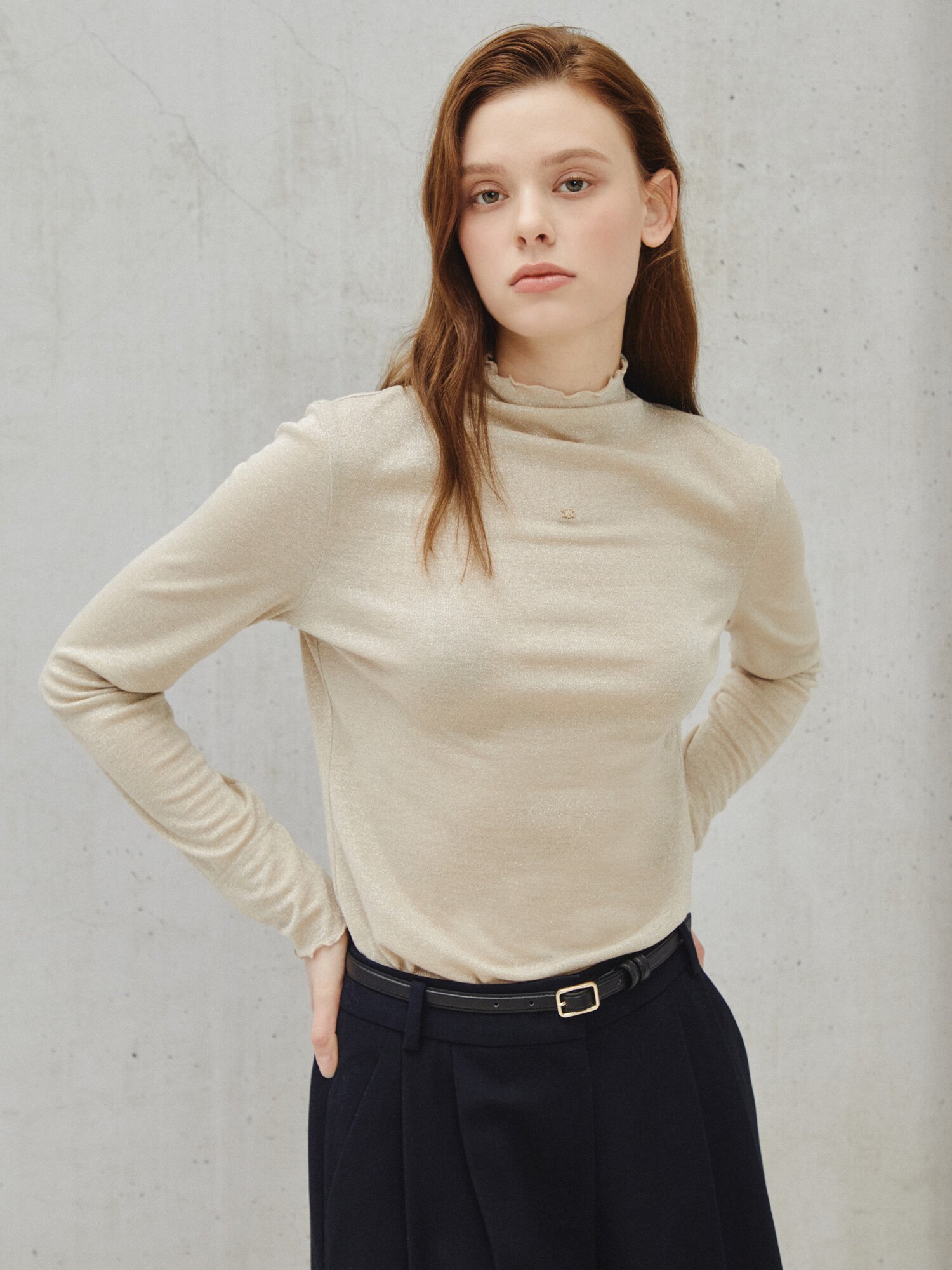 글로우 하이넥 슬림 탑 (BEIGE)