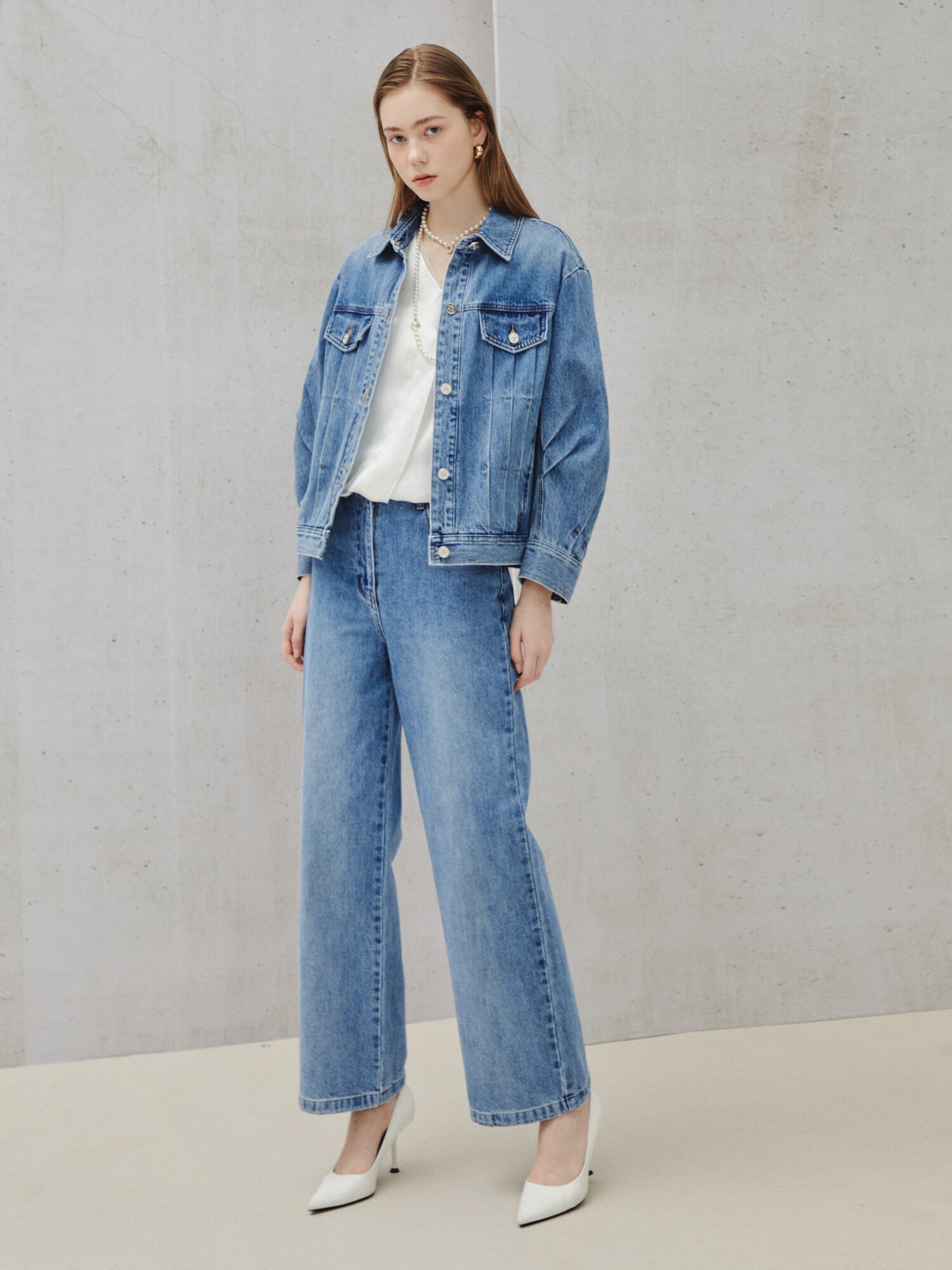 백 레터링 자수 데님 재킷 (BLUE)