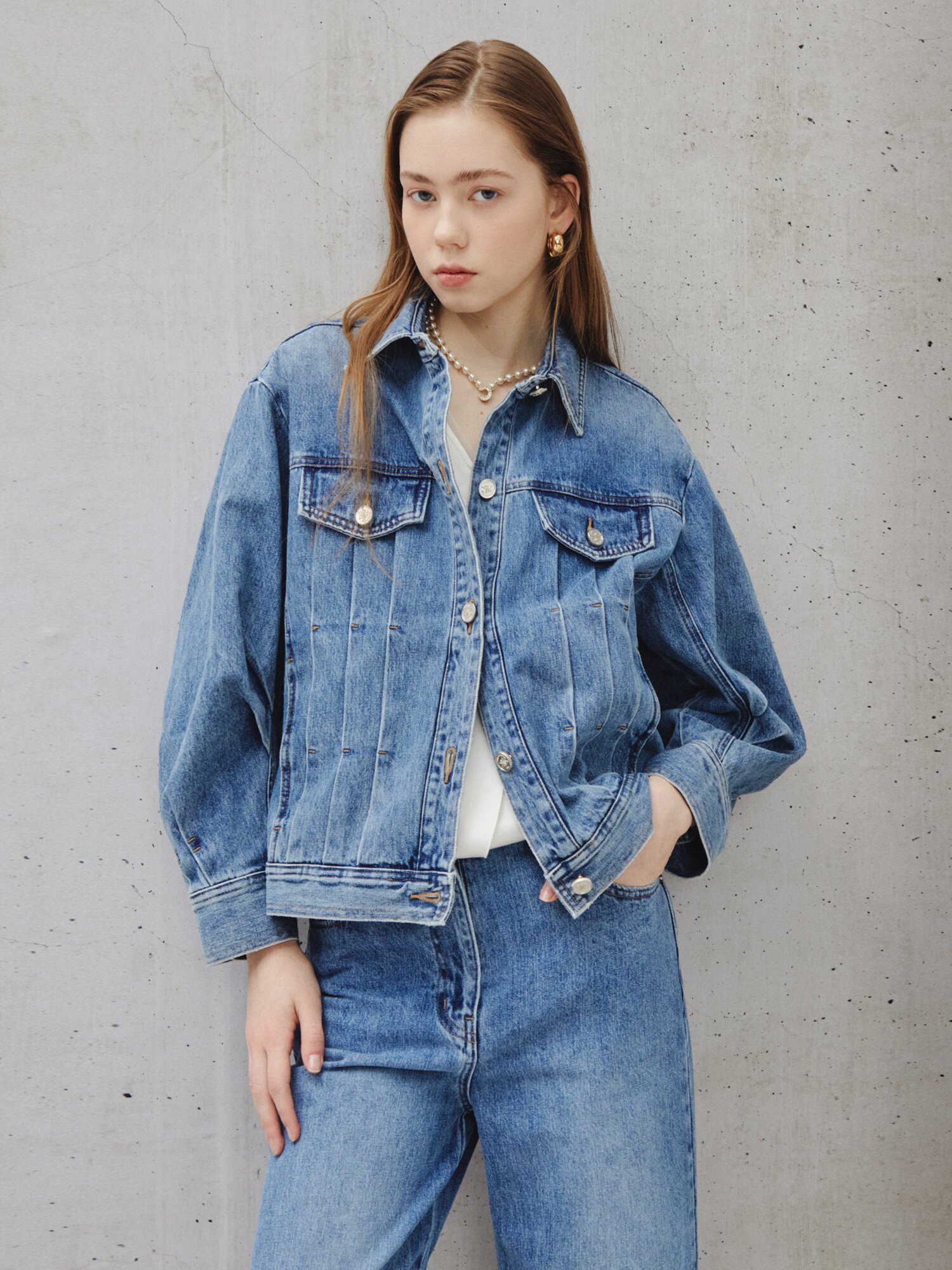 백 레터링 자수 데님 재킷 (BLUE)