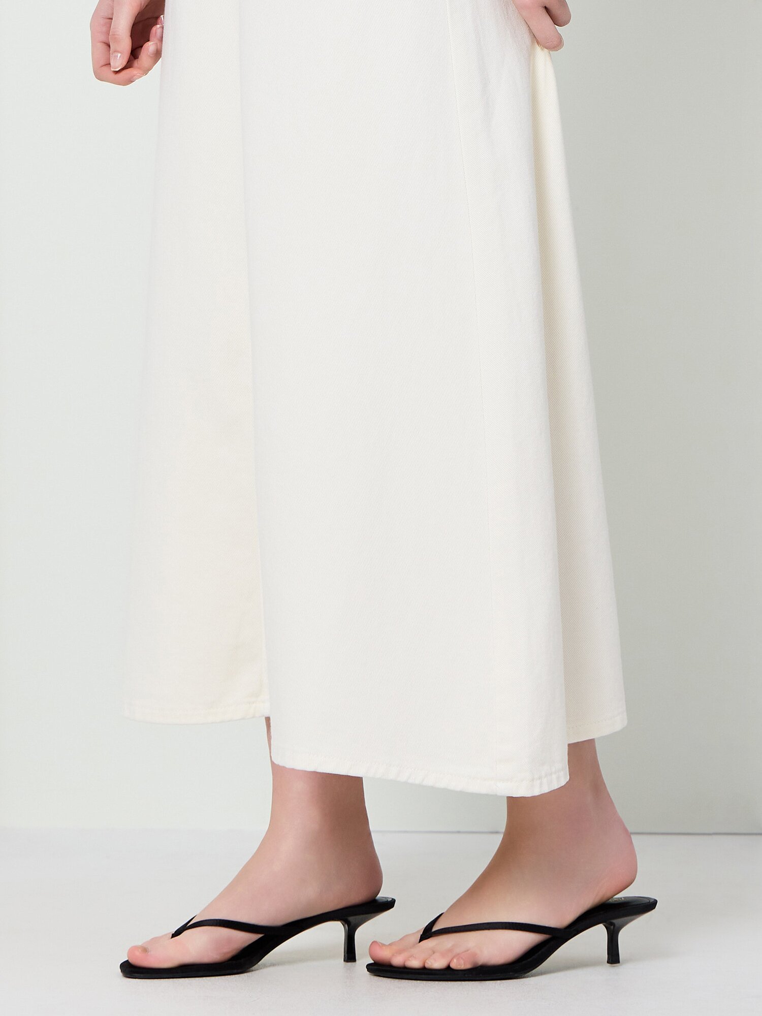 포켓 포인트 롱 데님 스커트 (WHITE)