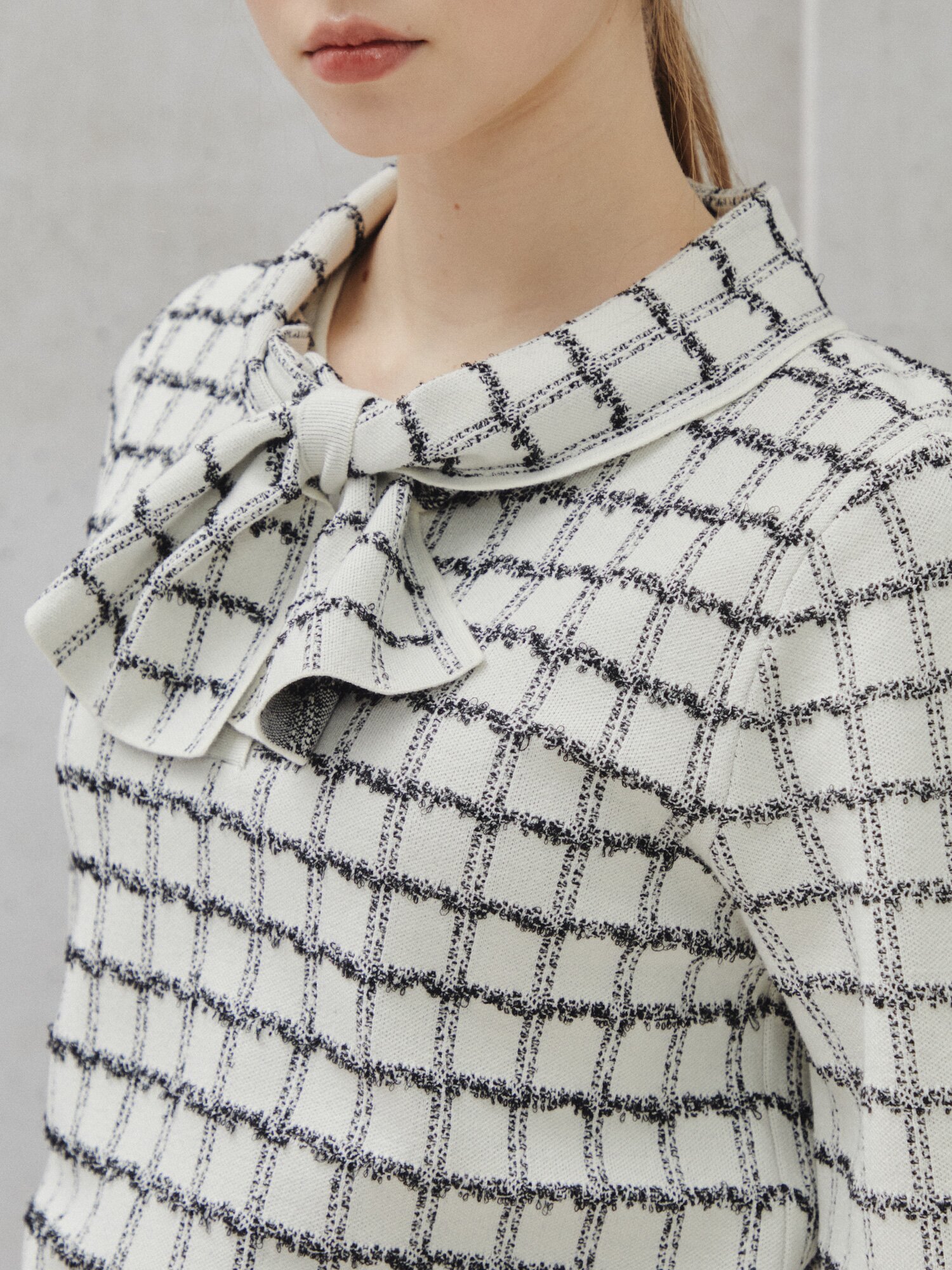 체크 보우 니트 풀오버 (CHECK IVORY)