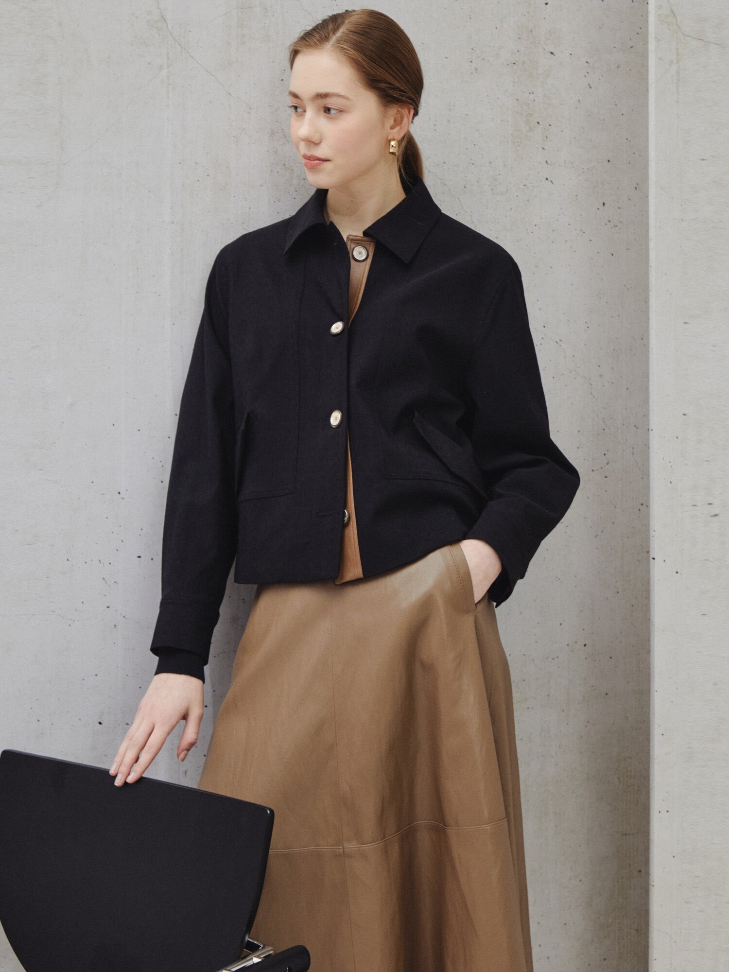 모던 레더 디테일 숏 재킷 (BLACK)