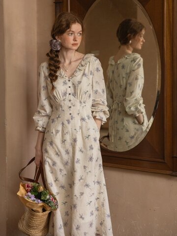 DA_V-neck fungus edge dress