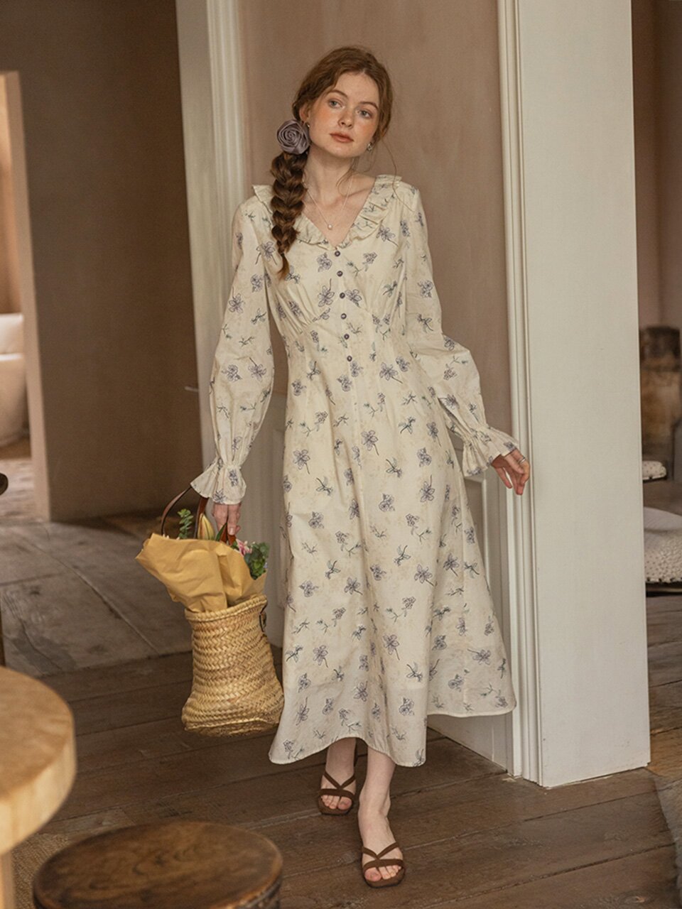 DA_V-neck fungus edge dress