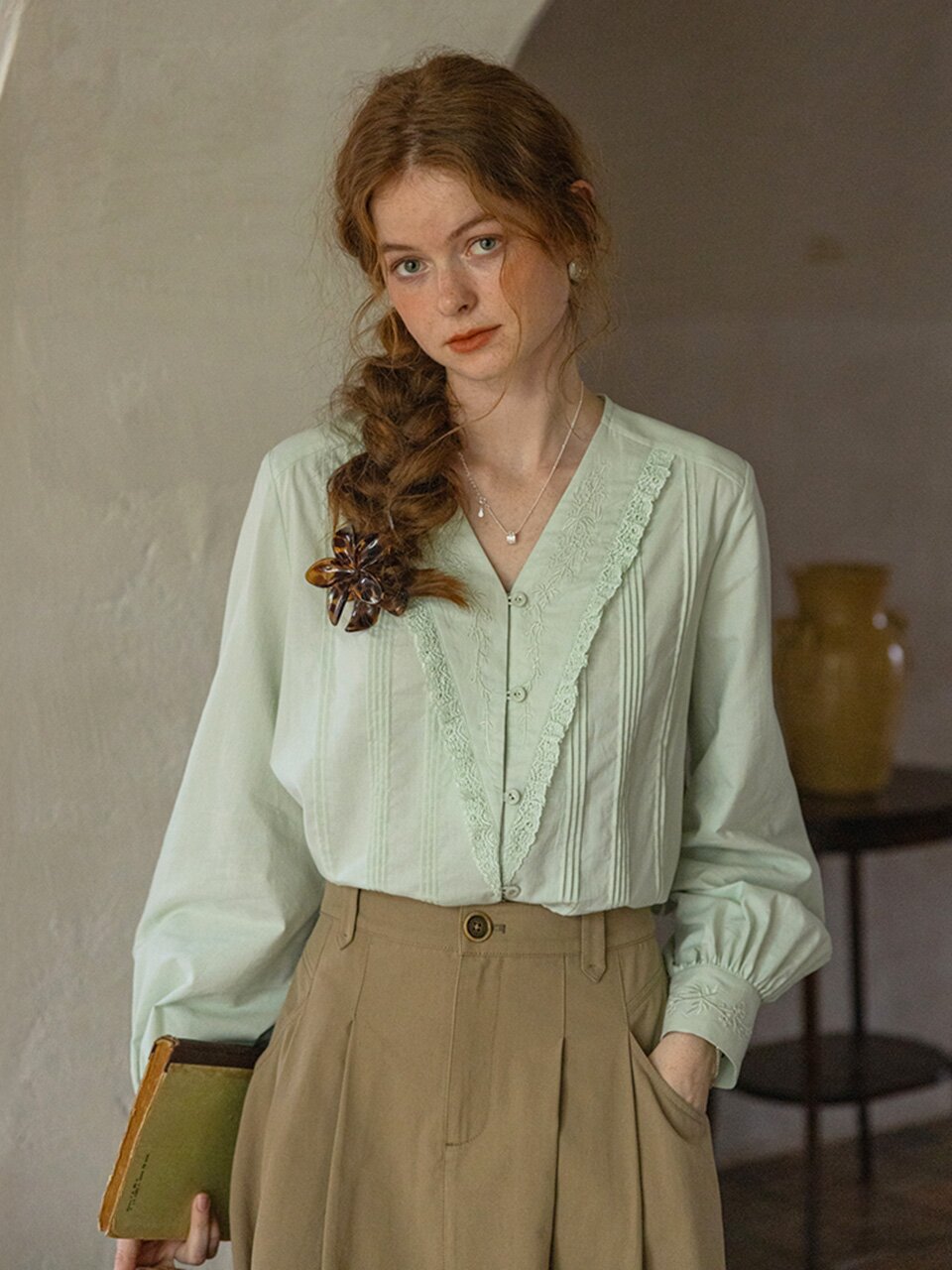 DA_V-neck blend blouse_2color