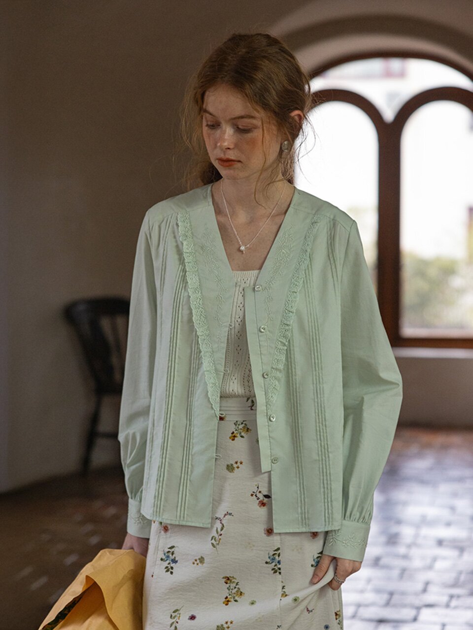 DA_V-neck blend blouse_2color