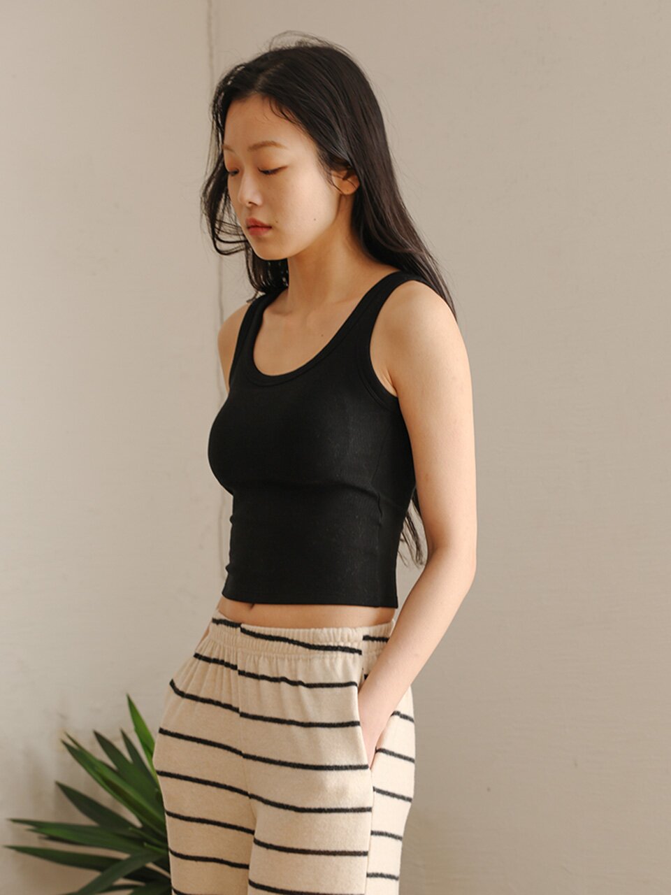 MJ_Slim-strap classic sleeveless top_2color