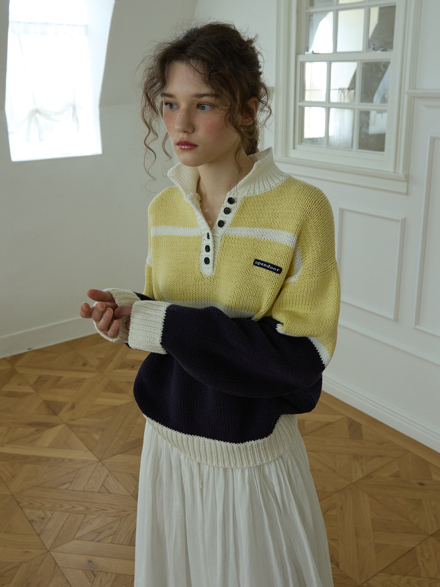 [4월 20일 순차배송]Color block knit Navy