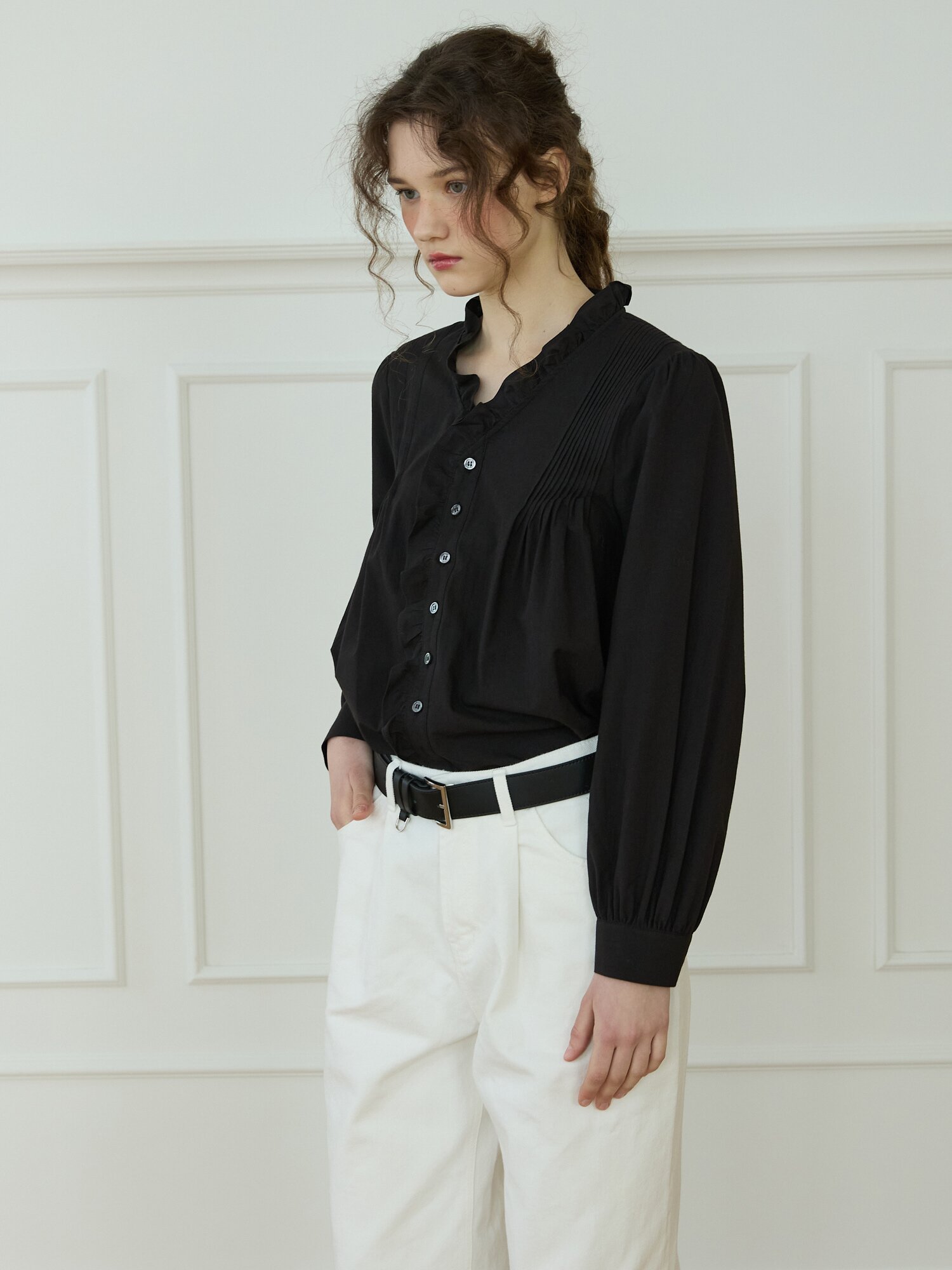 [5월 11일 순차배송]Merry poem pintuck blouse Black