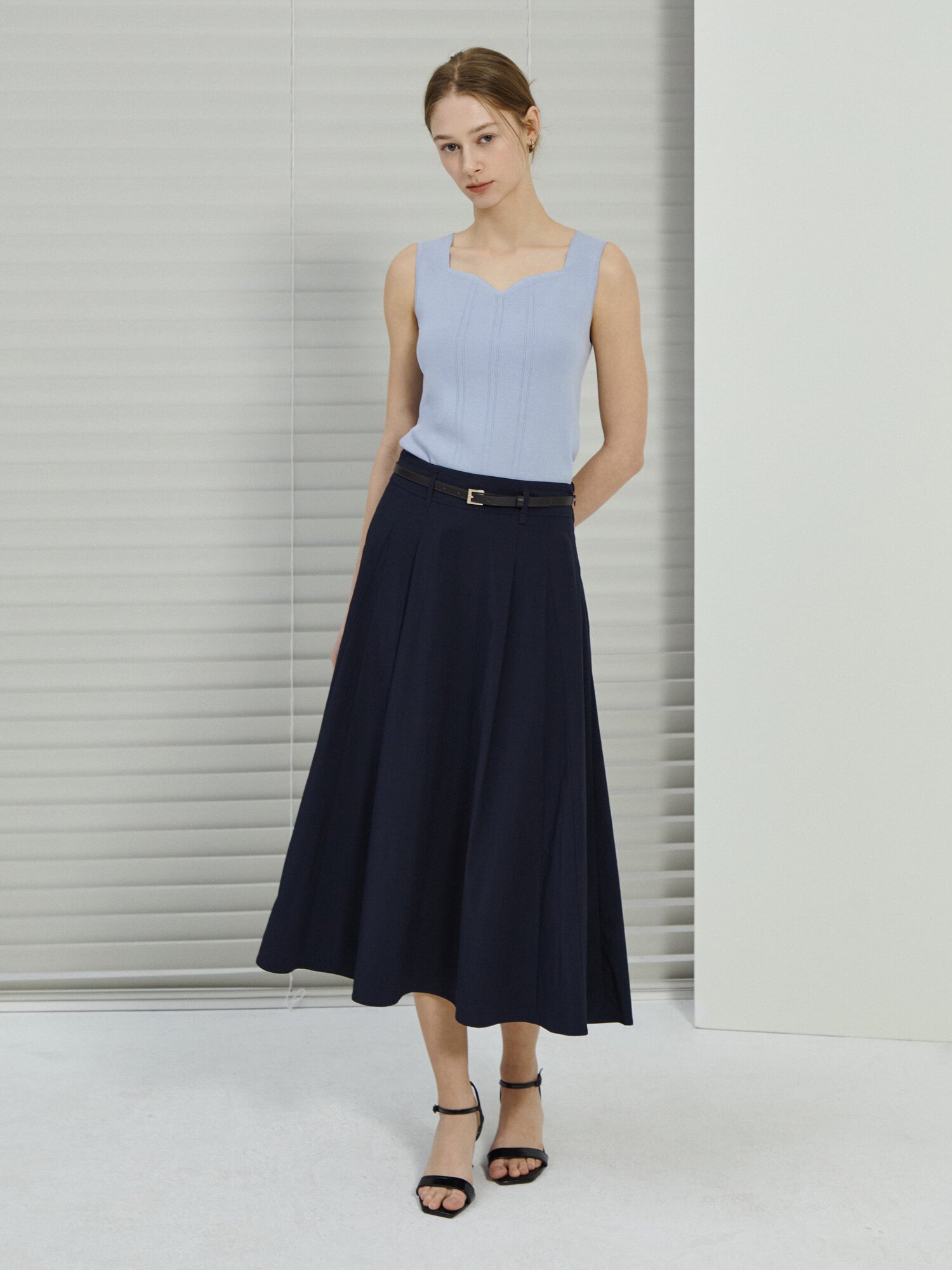 벨티드 원턱 플레어 스커트 (NAVY)