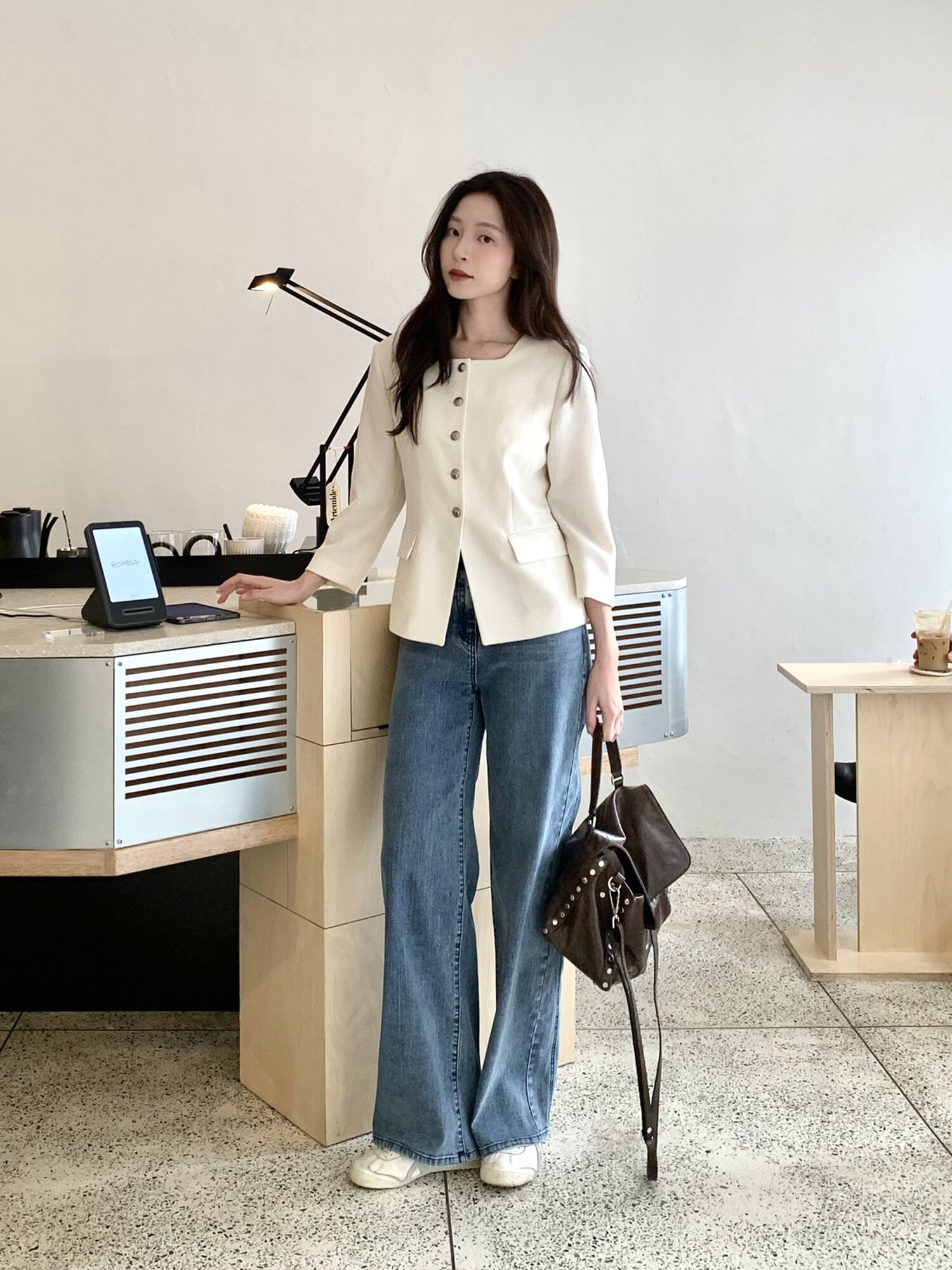 절개 백 밴딩 세미 와이드 데님 팬츠 (BLUE)