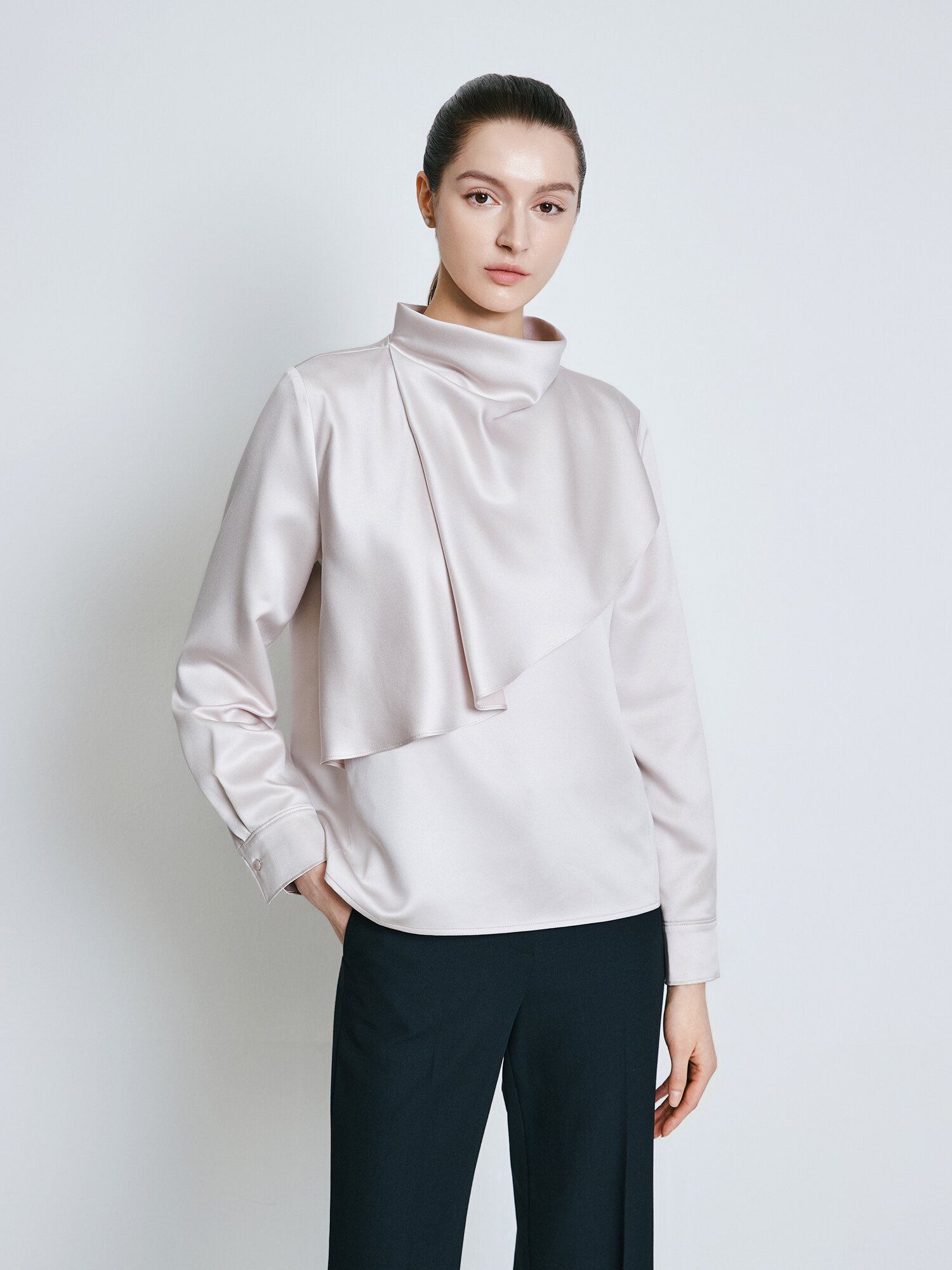 새틴 머플러 카울넥 블라우스 (LIGHT PINK)