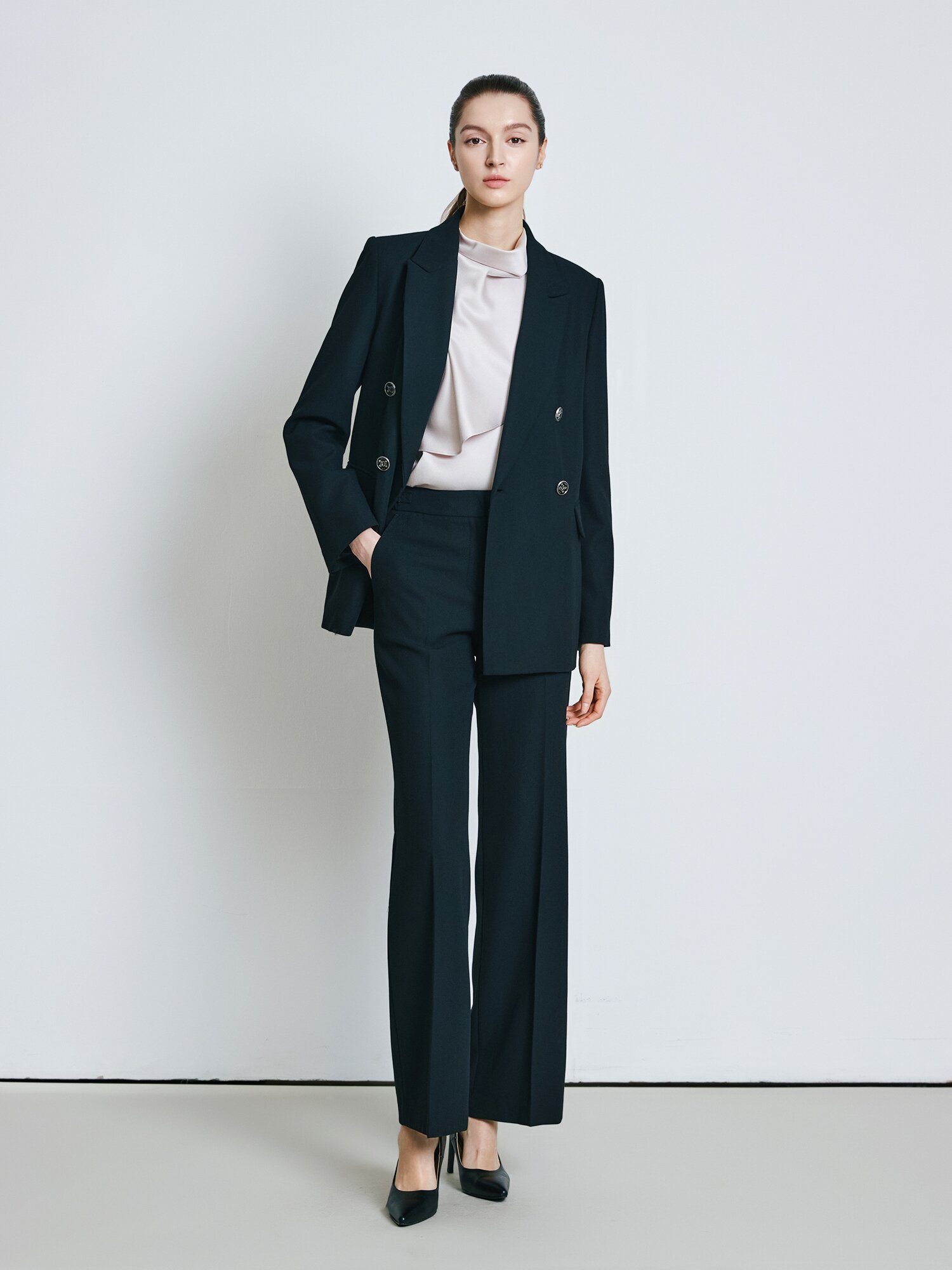 새틴 머플러 카울넥 블라우스 (LIGHT PINK)