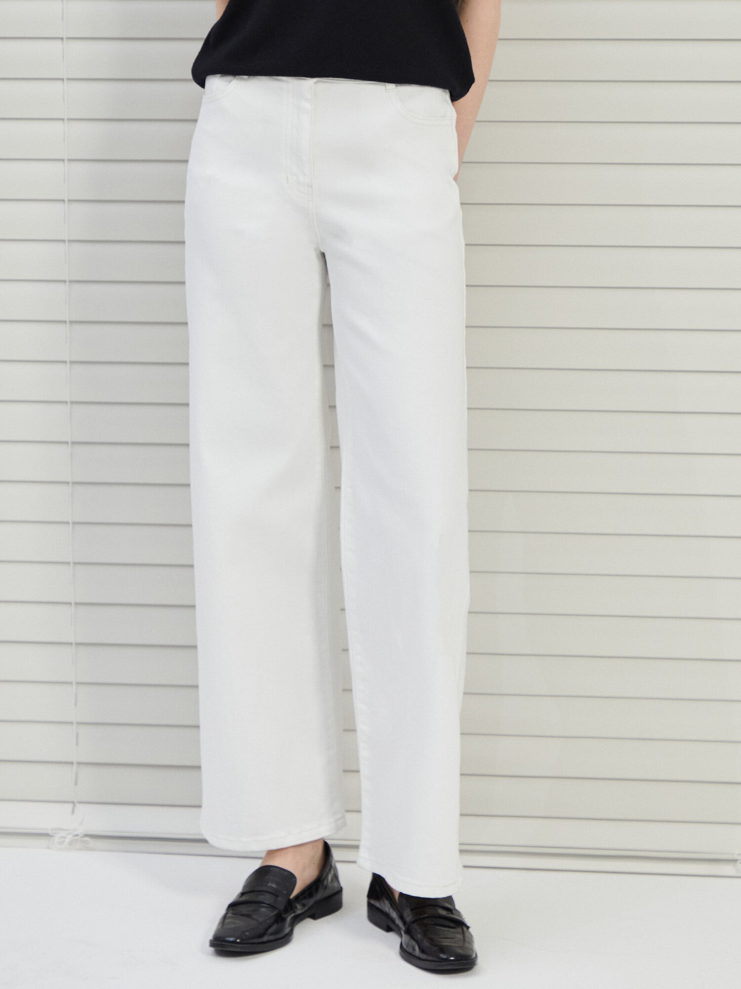 절개 백 밴딩 세미 와이드 데님 팬츠 (IVORY)
