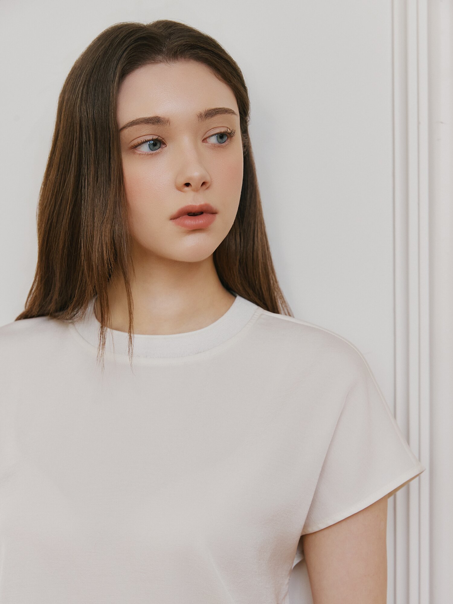 캡 슬리브 라운드넥 블라우스 (IVORY)