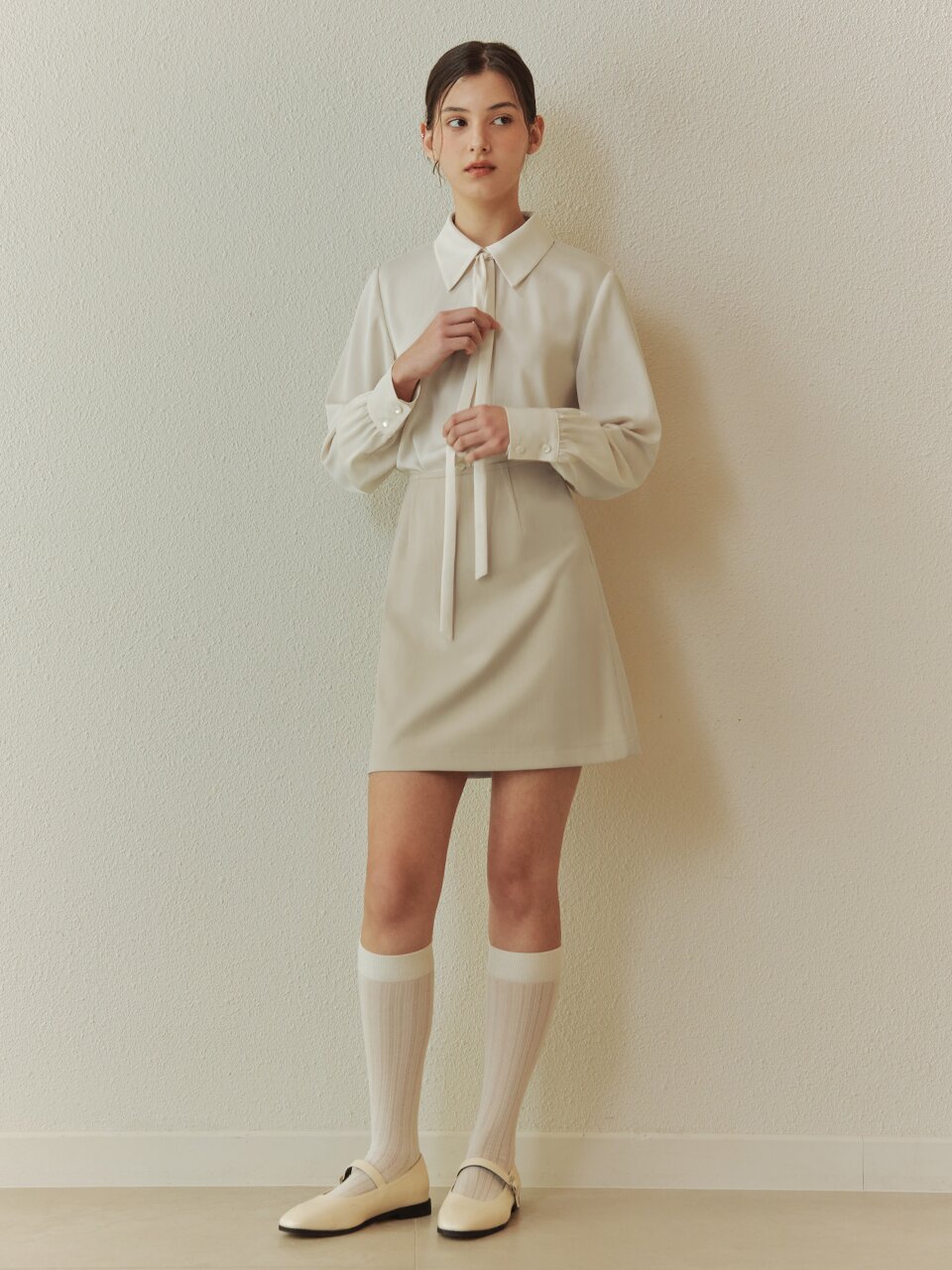[2컬러] 베이직 타이 블라우스