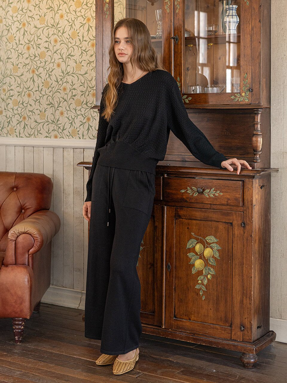 PM_Black modernknit top and pants set