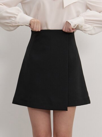 Unbalance Wrap Mini-Skirt / Black