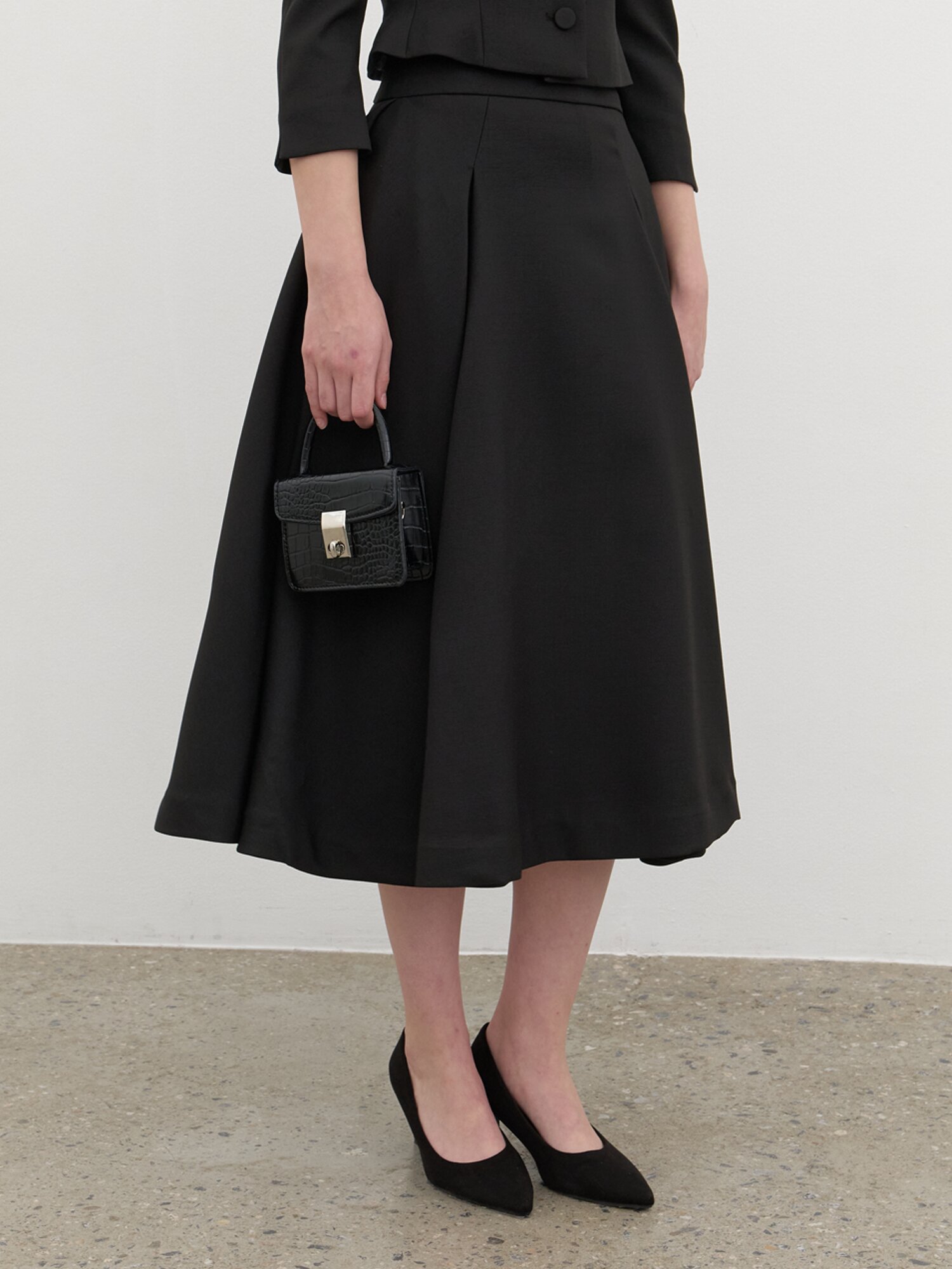 Volume Tuck Flare Skirt / Black(2Color)