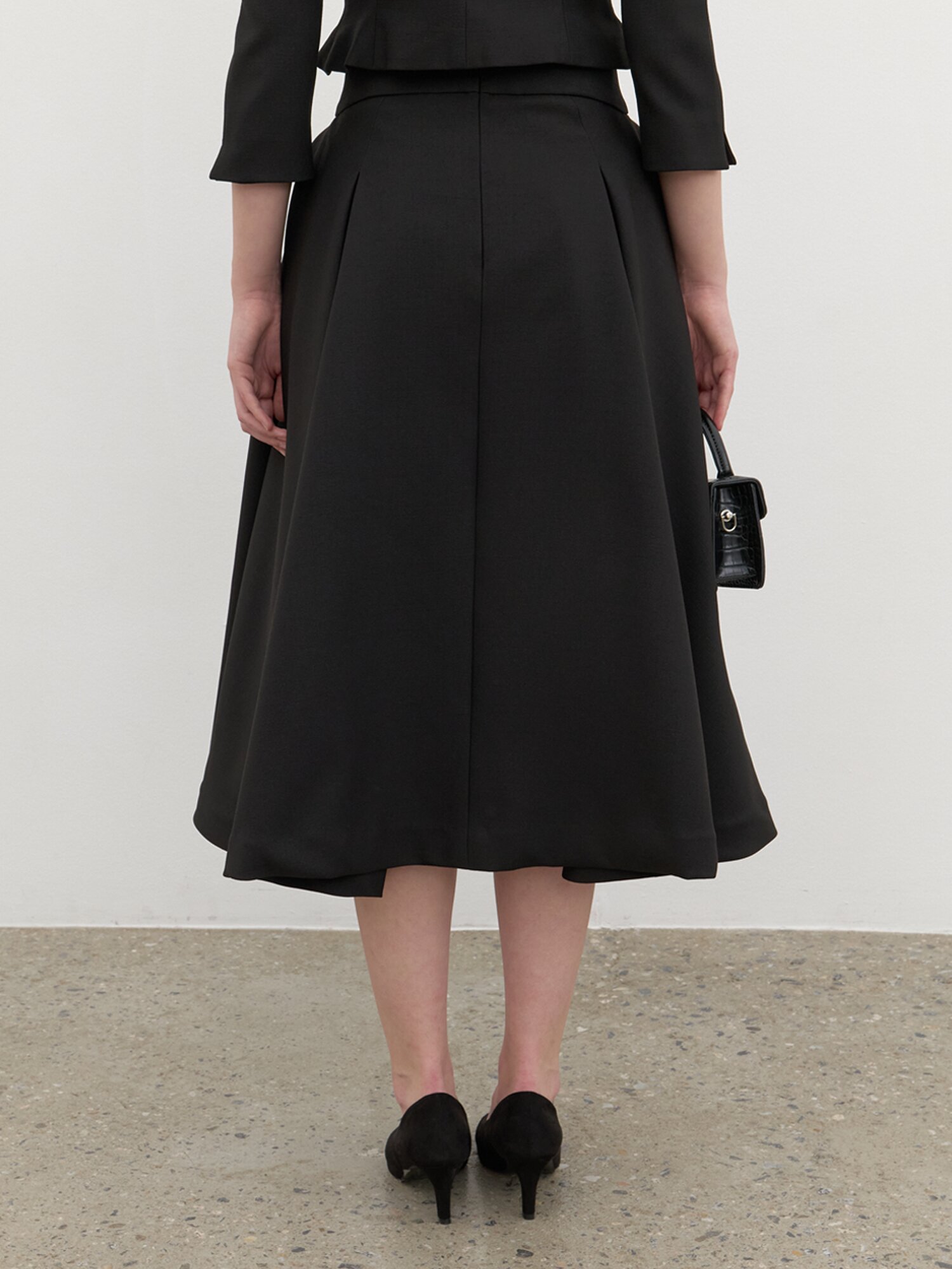 Volume Tuck Flare Skirt / Black(2Color)