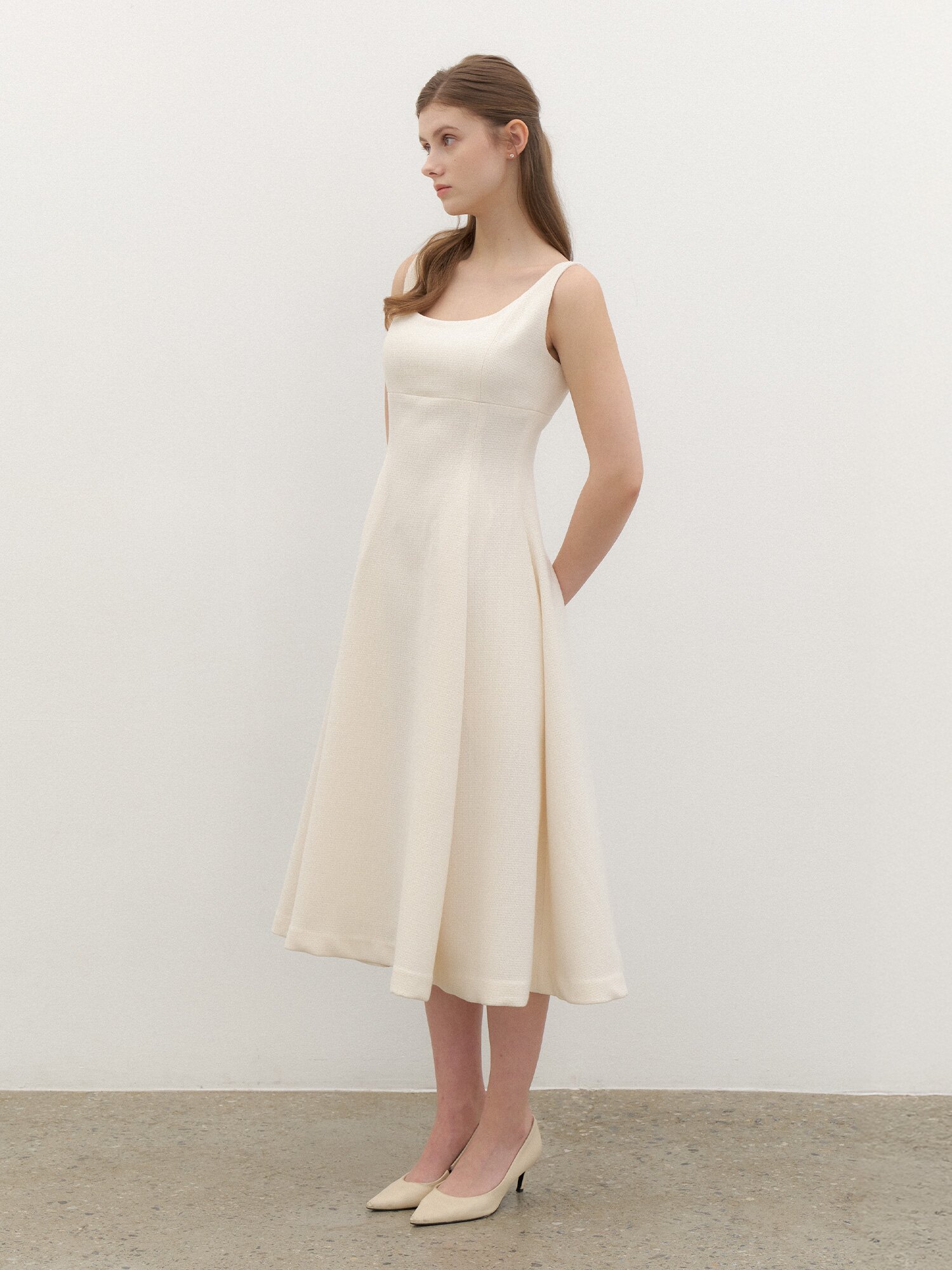 CALLA Sleeveless Flare Set-up Dress / Ivory(2Color)