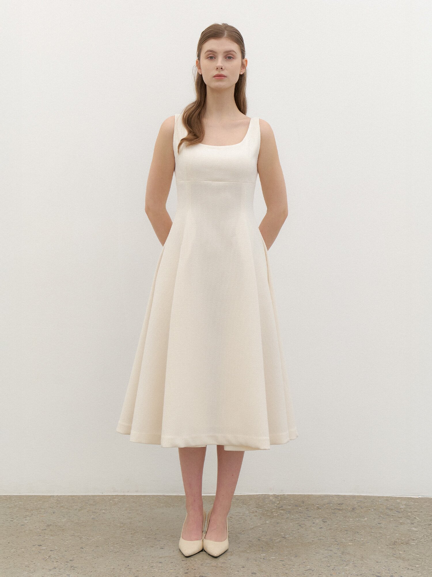 CALLA Sleeveless Flare Set-up Dress / Ivory(2Color)
