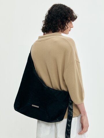 크러쉬 언밸런스 크로스백 블랙