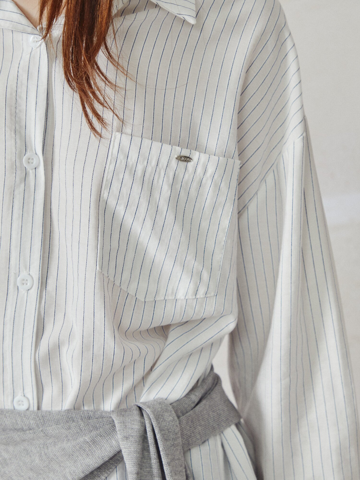 스트라이프 숄 셔츠 칼라 블라우스 (WHITE)