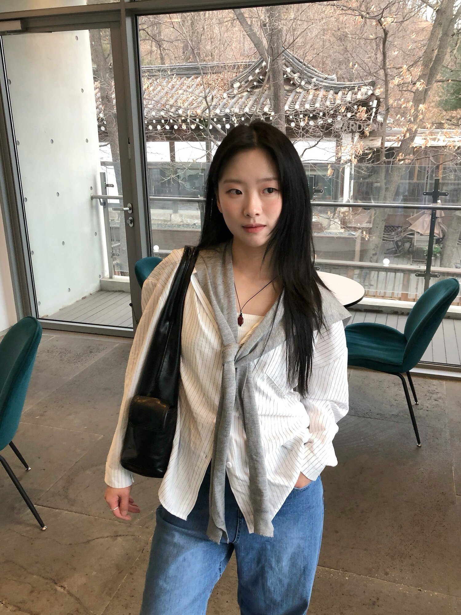 스트라이프 숄 셔츠 칼라 블라우스 (WHITE)