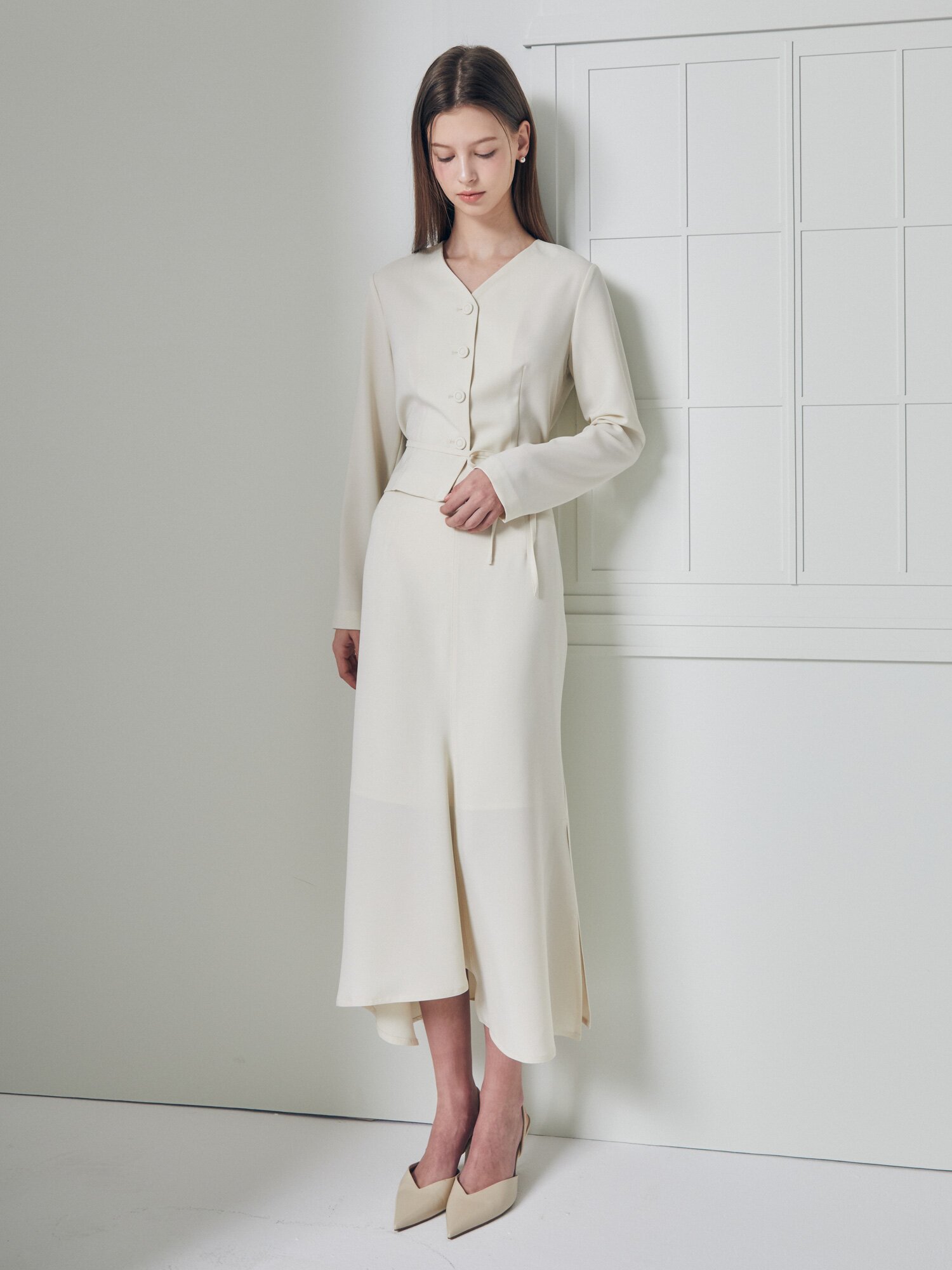 언밸런스 슬릿 머메이드 스커트 (BEIGE)