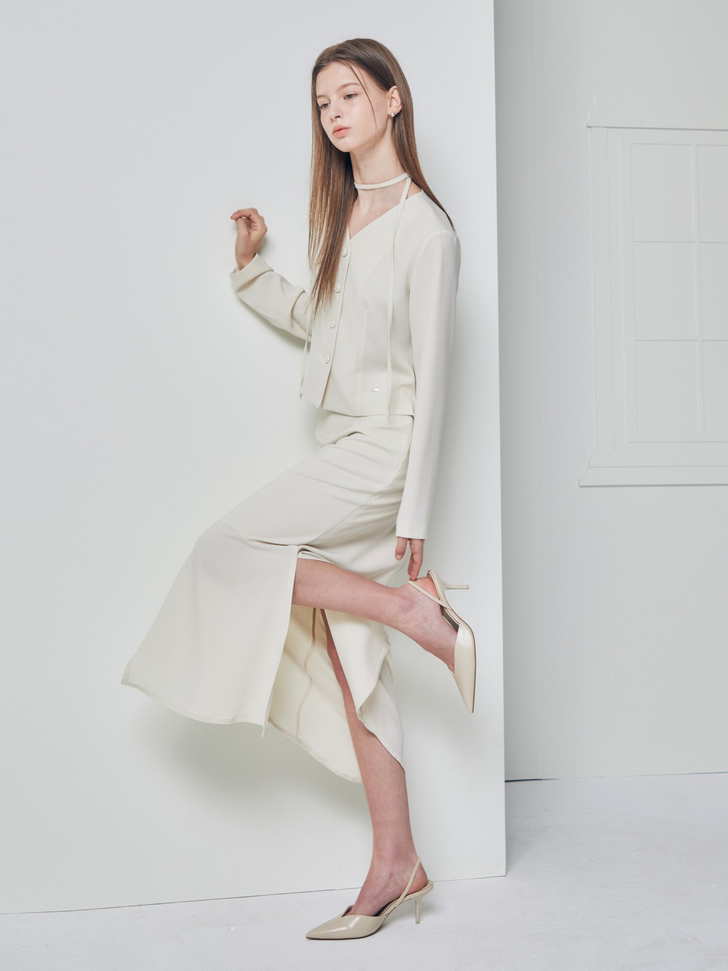 언밸런스 슬릿 머메이드 스커트 (BEIGE)