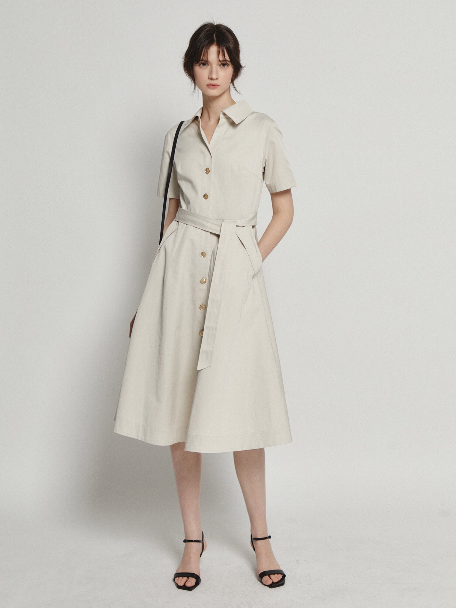 슬릿 칼라 플레어 셔츠 원피스 (LIGHT BEIGE)