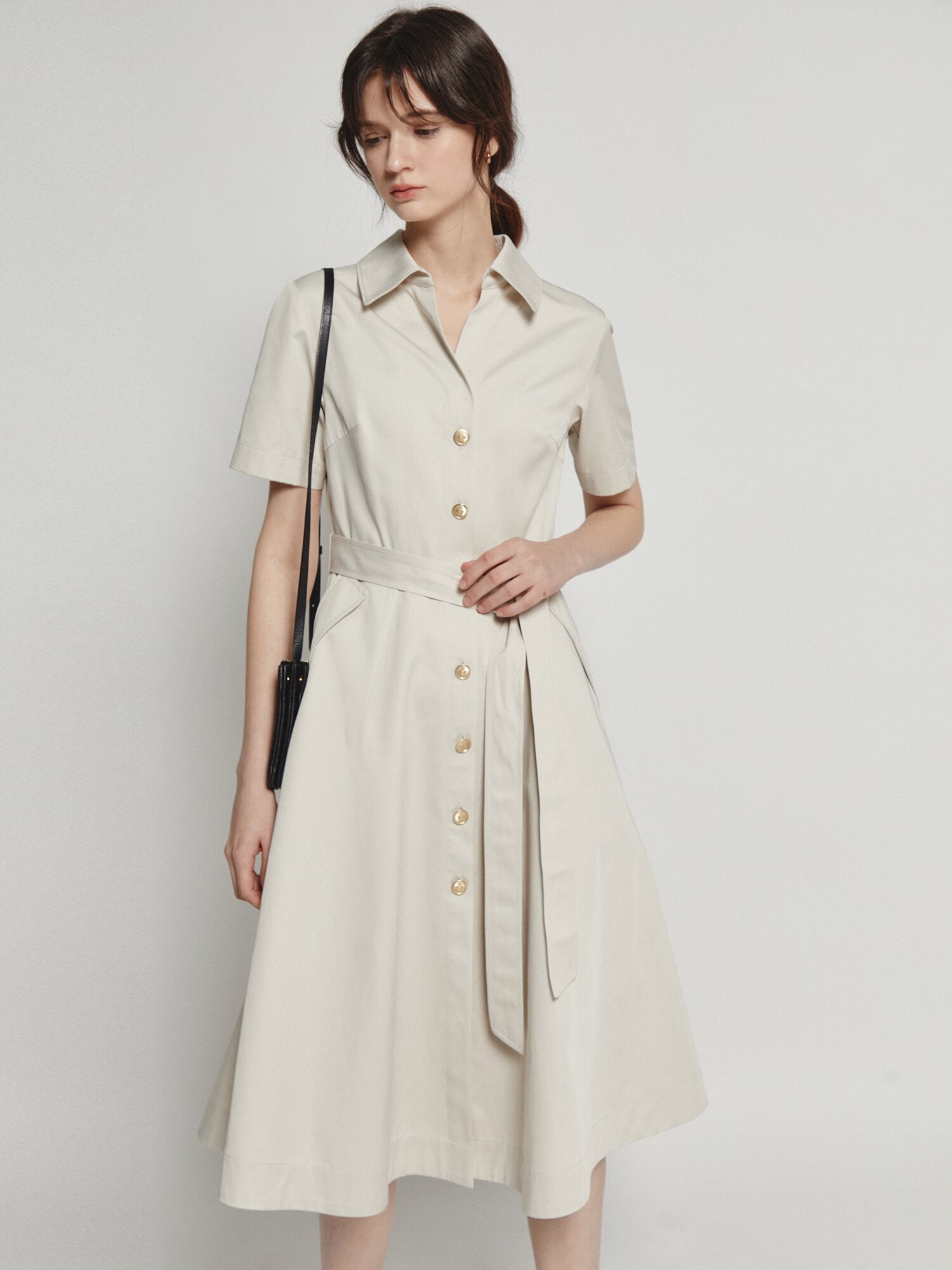 슬릿 칼라 플레어 셔츠 원피스 (LIGHT BEIGE)