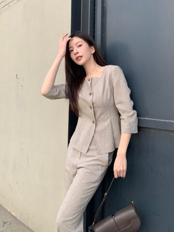 7부 스퀘어넥 페플럼 재킷 