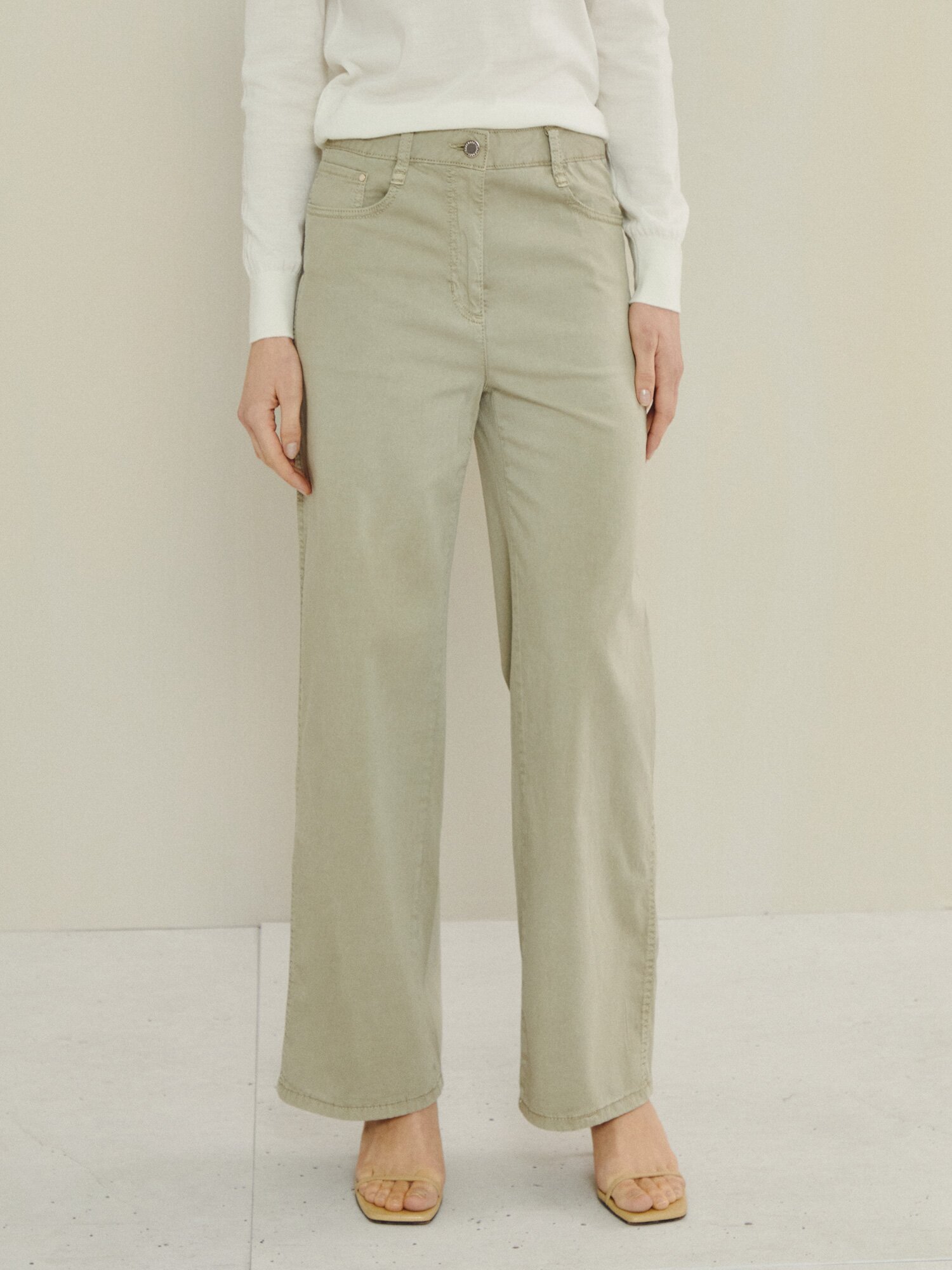 에센셜 가죽 포인트 슬림 와이드 팬츠 (LIGHT KHAKI)