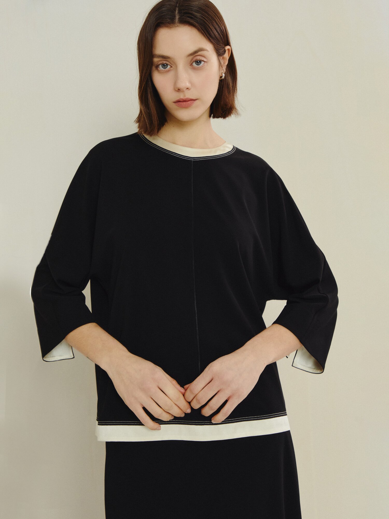 모던 백 지퍼 가죽 슬라이더 포인트 탑 (BLACK)