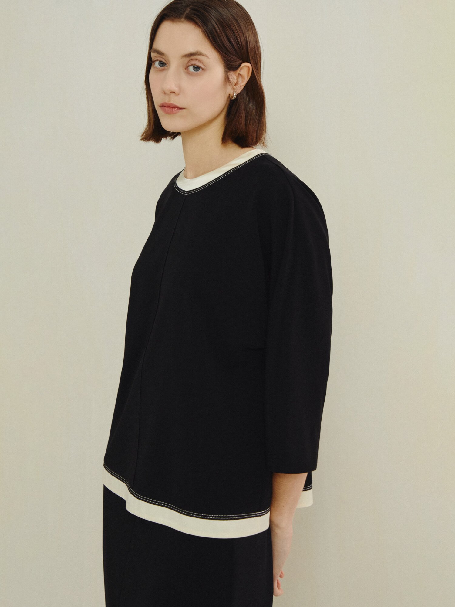 모던 백 지퍼 가죽 슬라이더 포인트 탑 (BLACK)