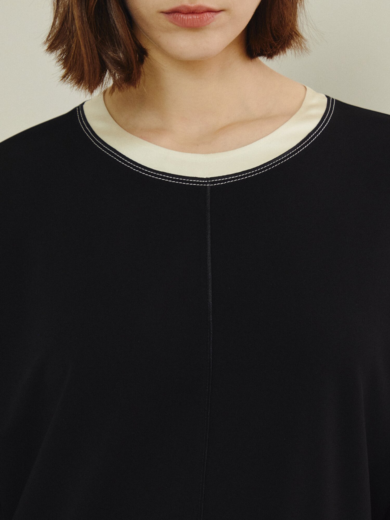 모던 백 지퍼 가죽 슬라이더 포인트 탑 (BLACK)