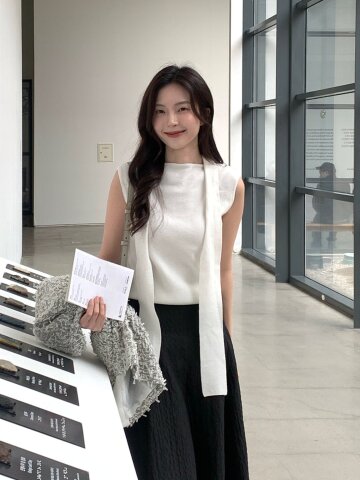 울 머플러넥 슬리브리스 니트 