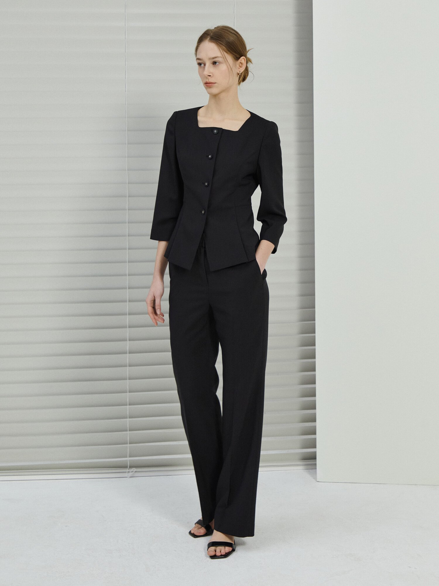 히든 버튼 세미 부츠컷 팬츠 (BLACK)