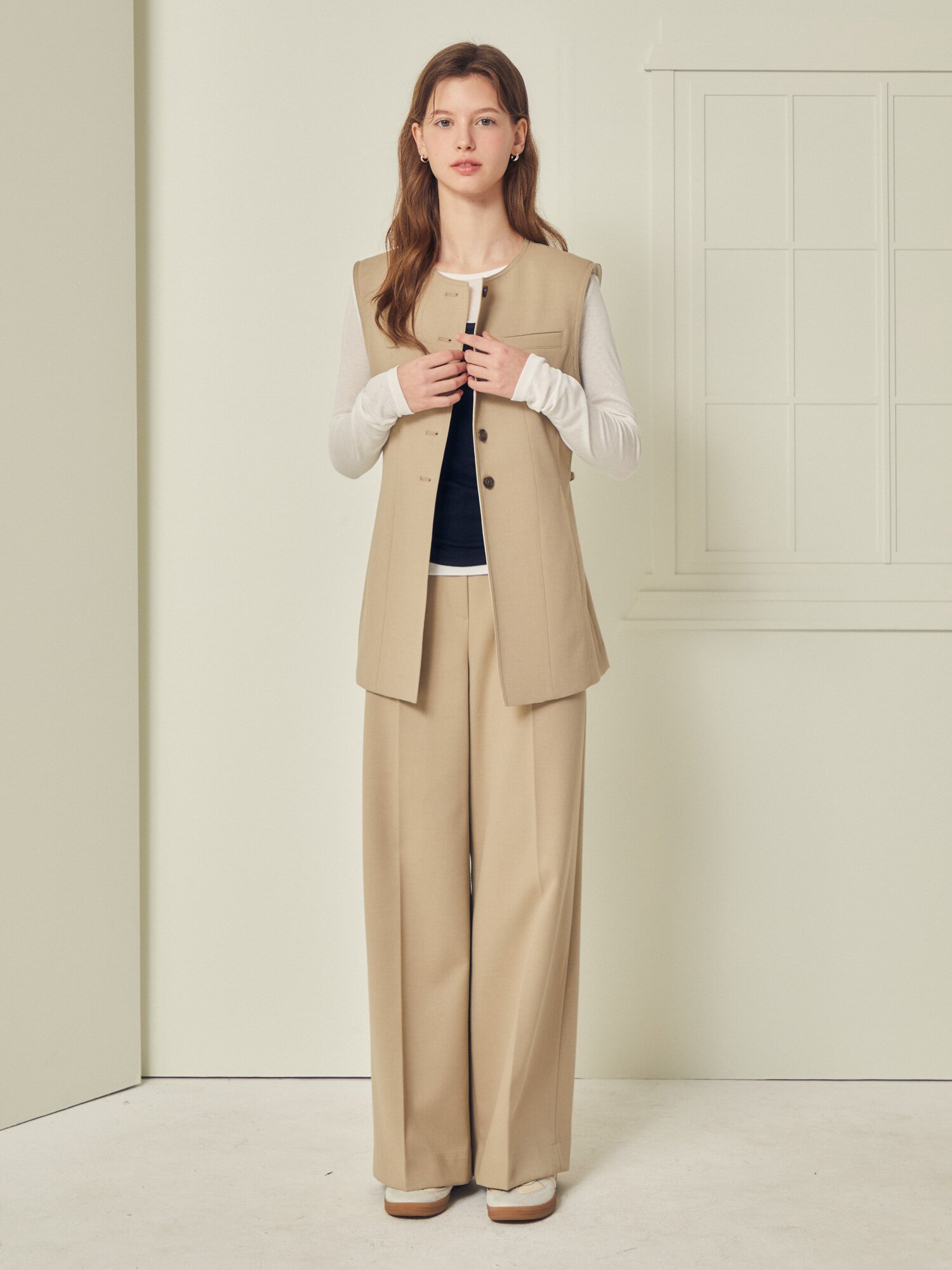 벨티드 버튼 라운드넥 롱 베스트 (BEIGE)