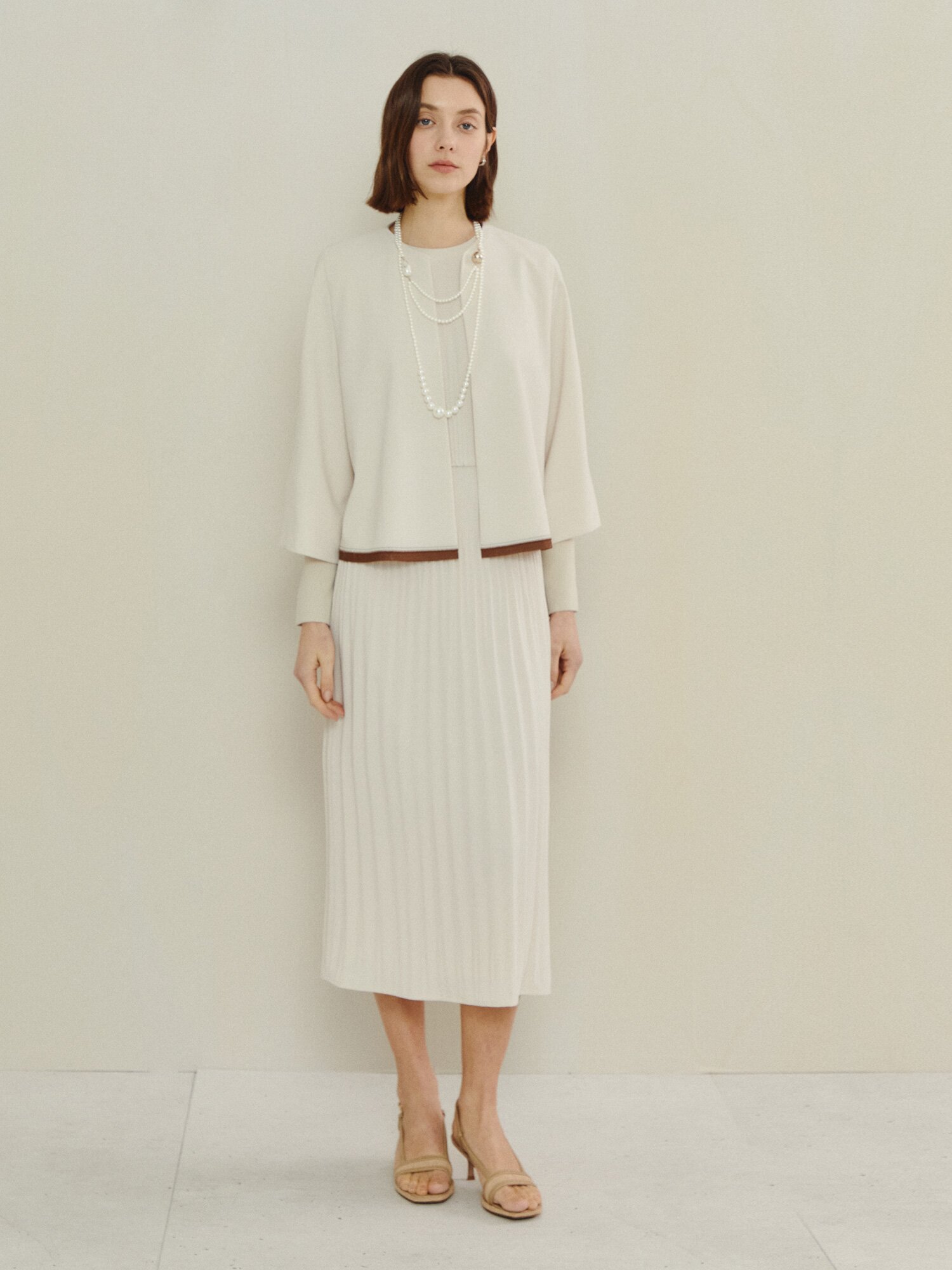 모던 콘트라스트 라인 콤비 드레스 (LIGHT BEIGE)