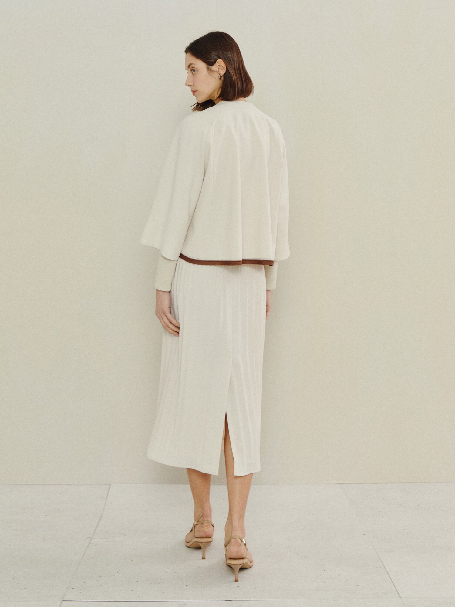 모던 콘트라스트 라인 콤비 드레스 (LIGHT BEIGE)