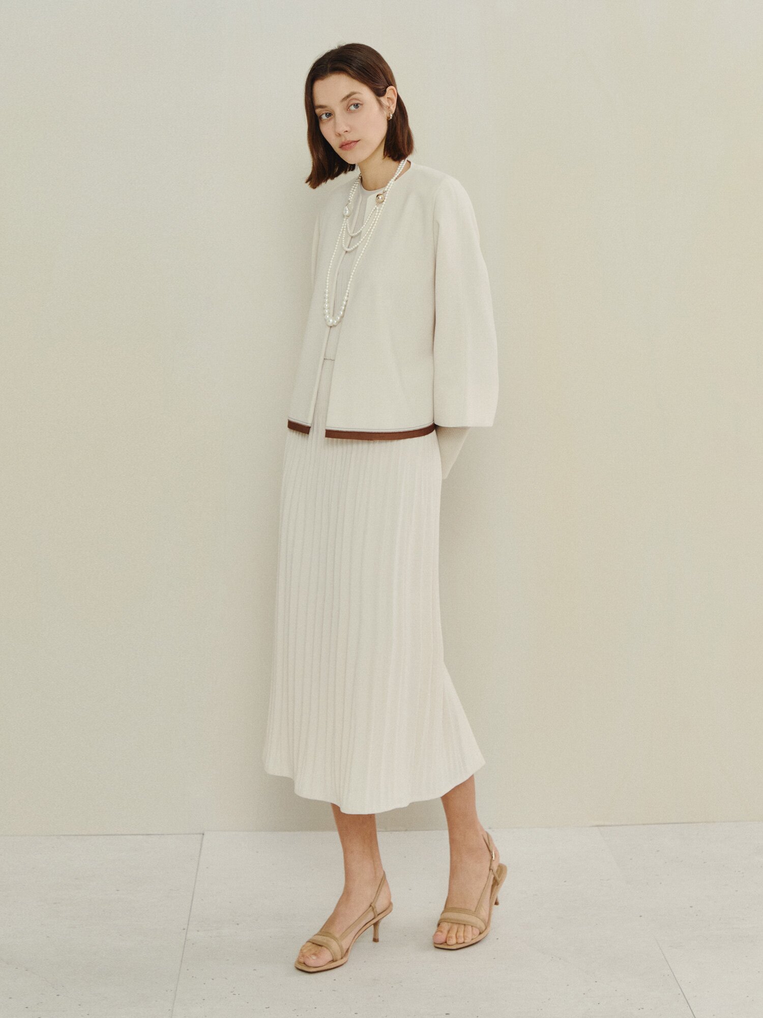 모던 콘트라스트 라인 콤비 드레스 (LIGHT BEIGE)