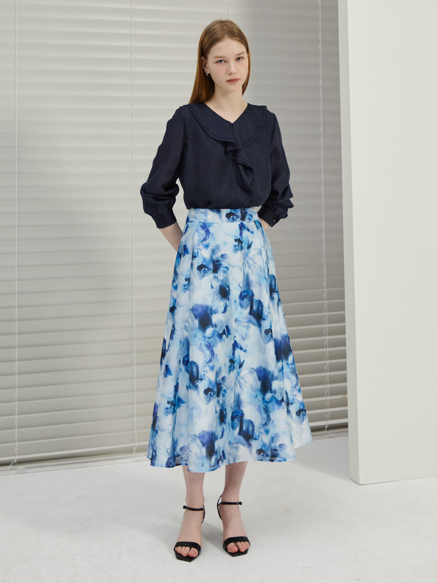 페미닌 플레어 스커트 (PRINT BLUE)