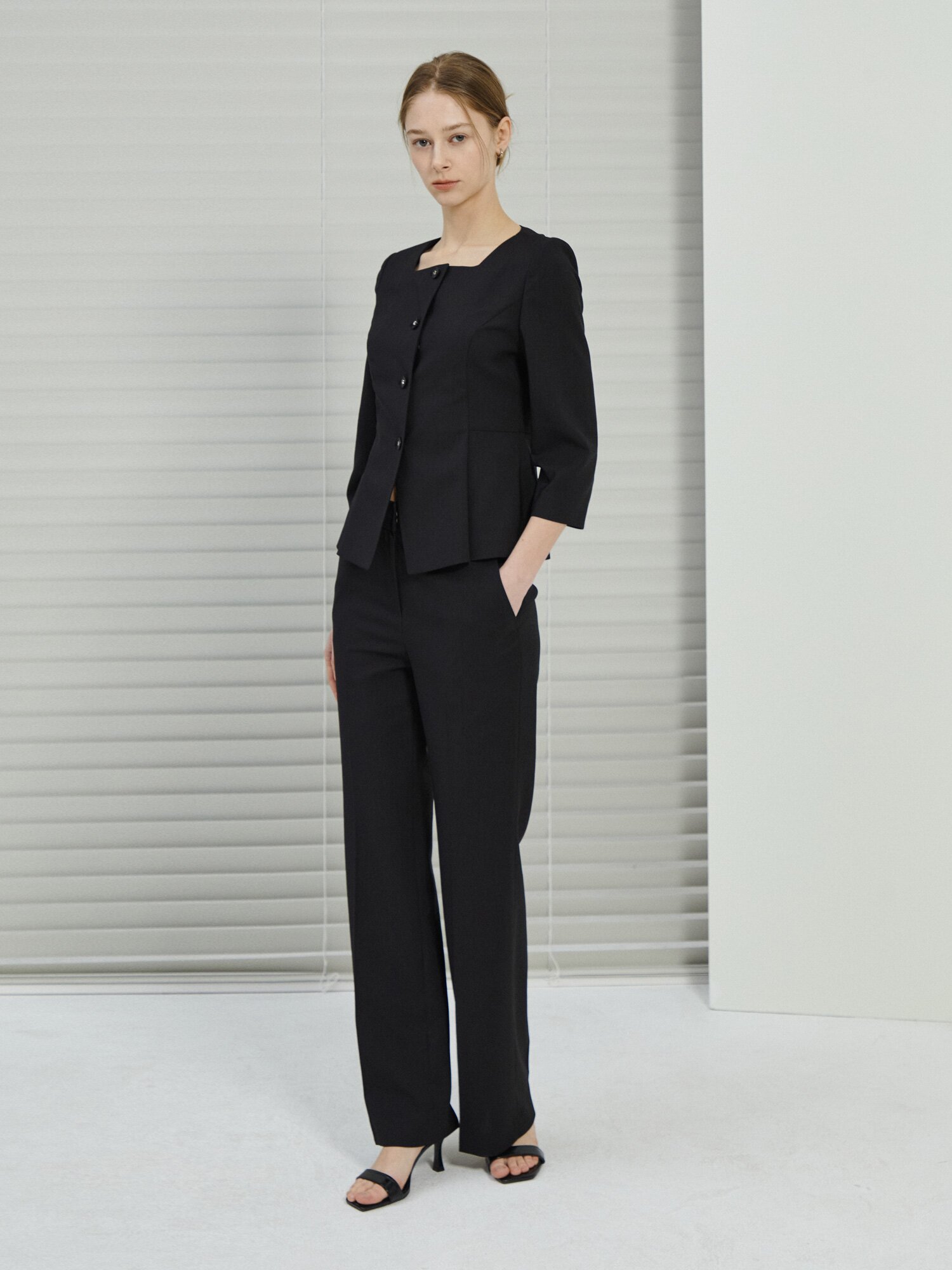 7부 스퀘어넥 페플럼 재킷 (BLACK)