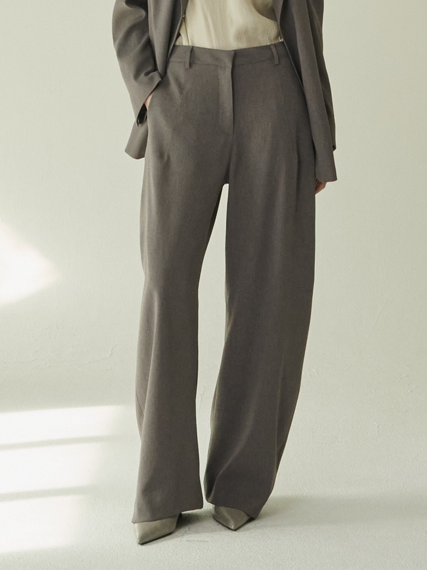 커브드 테일러링 팬츠 - 다크 그레이/ Curved Tailoring Pants - D.Gray