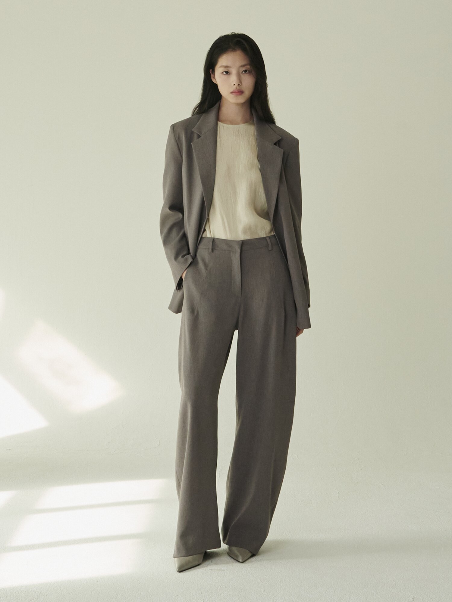 커브드 테일러링 팬츠 - 다크 그레이/ Curved Tailoring Pants - D.Gray
